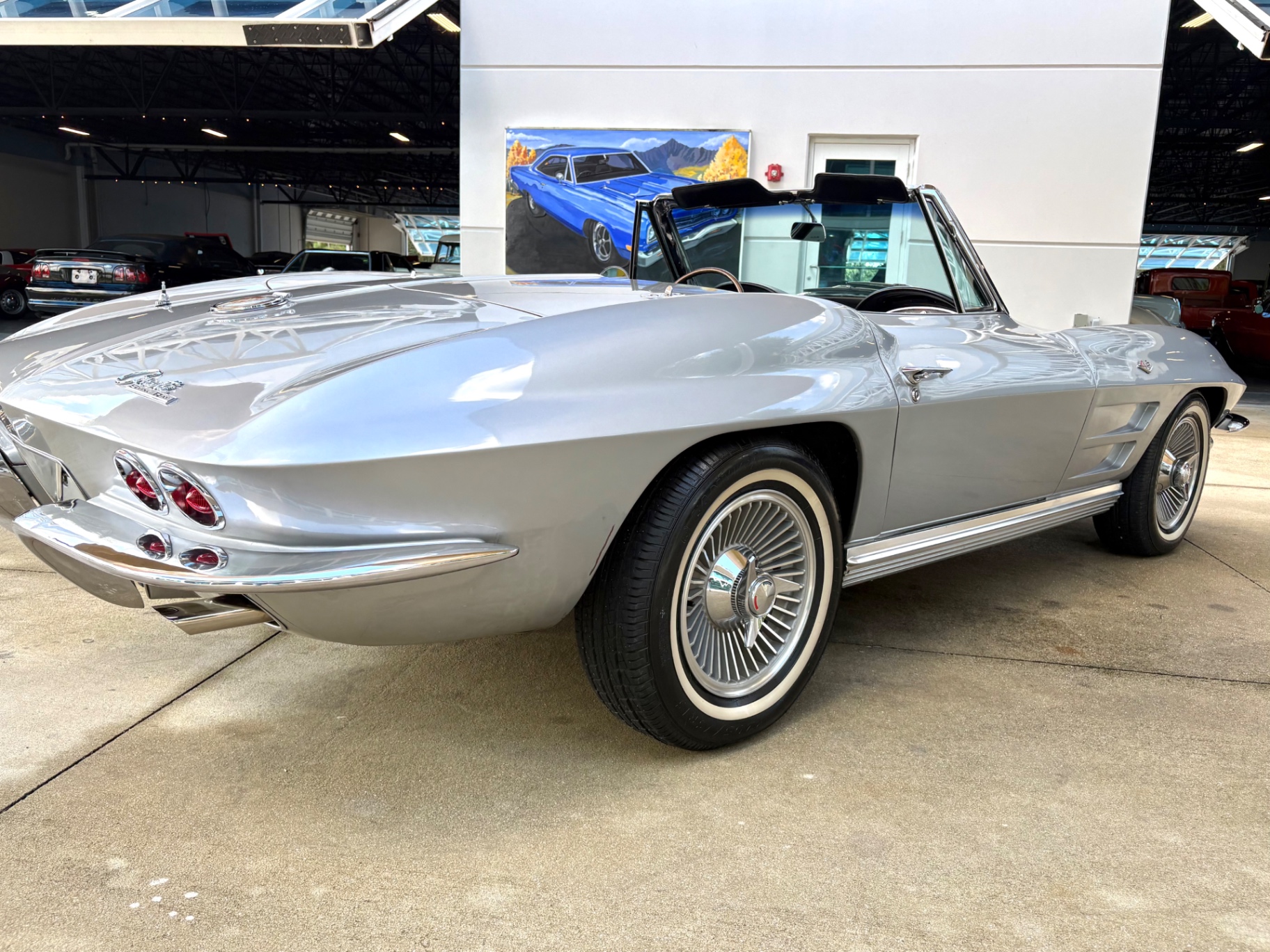 Vehicle photo 16