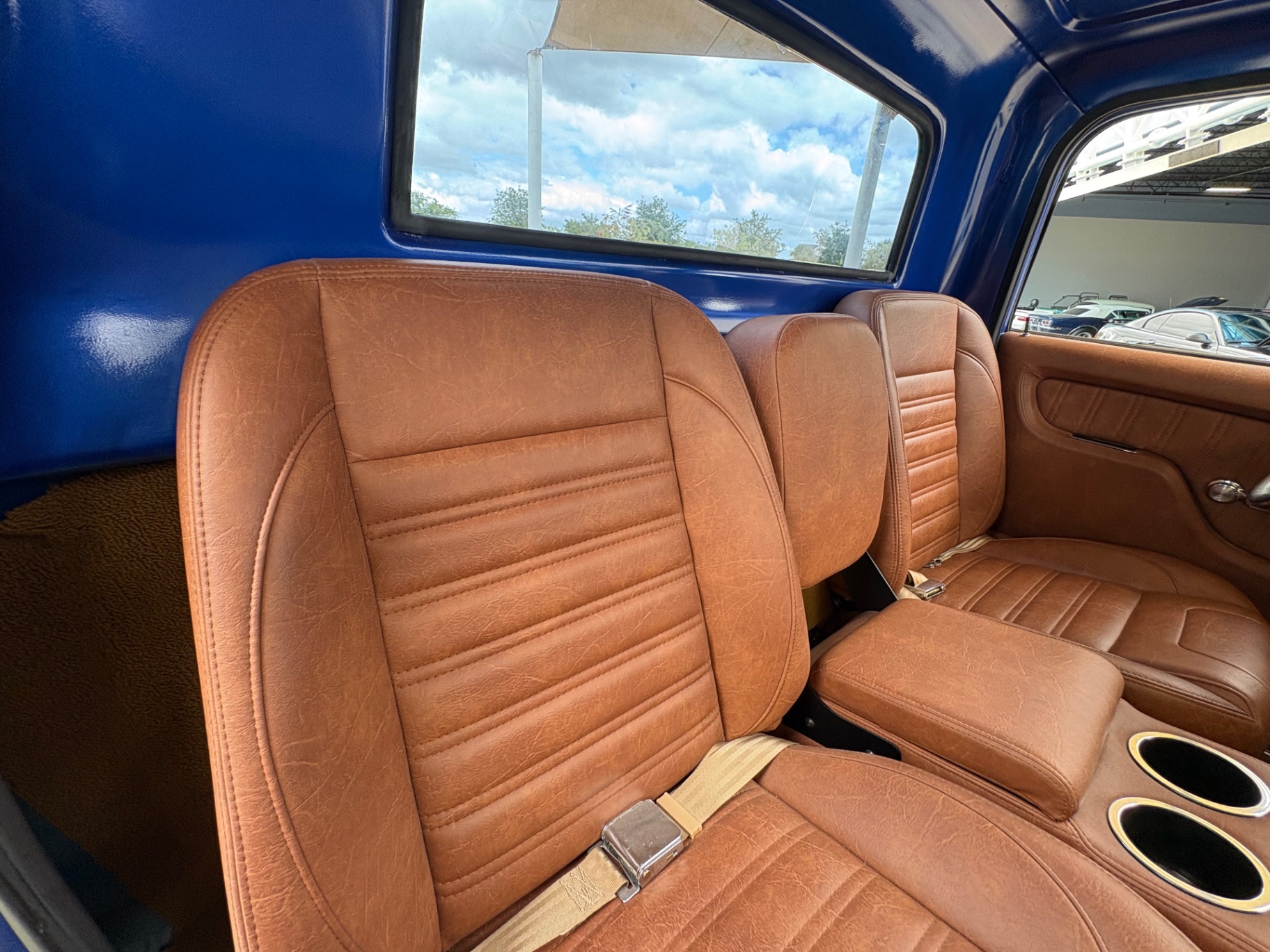Vehicle photo 40