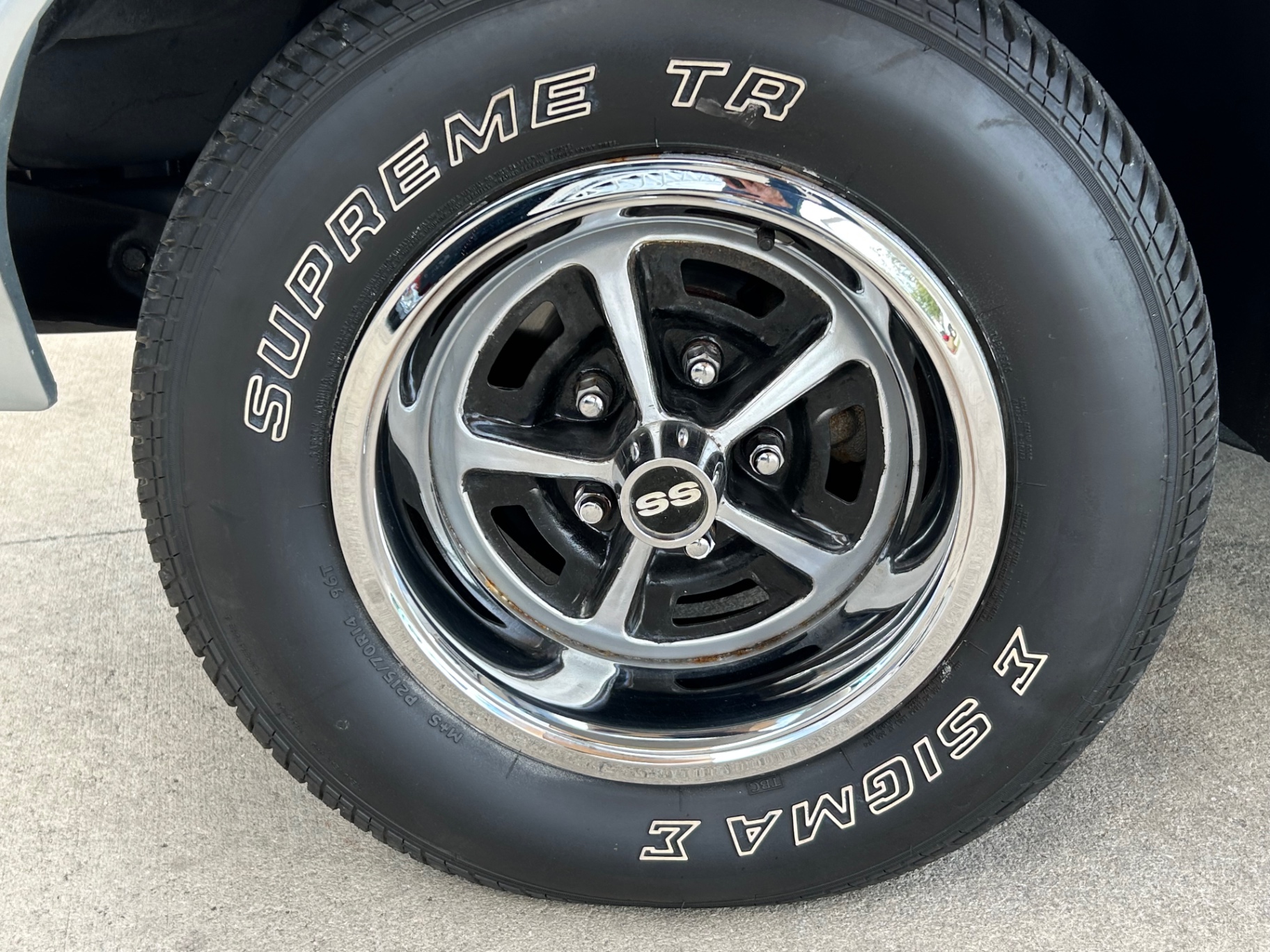 Vehicle photo 13