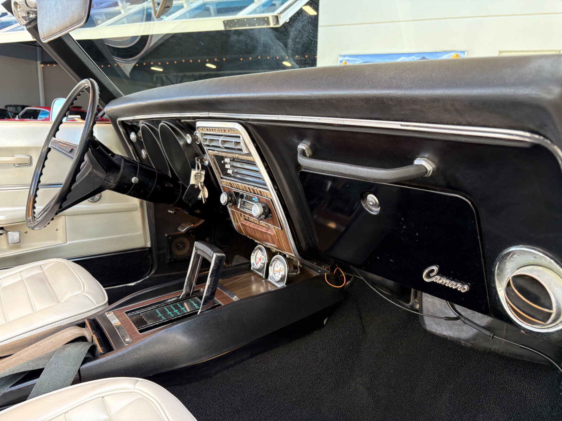 Vehicle photo 44
