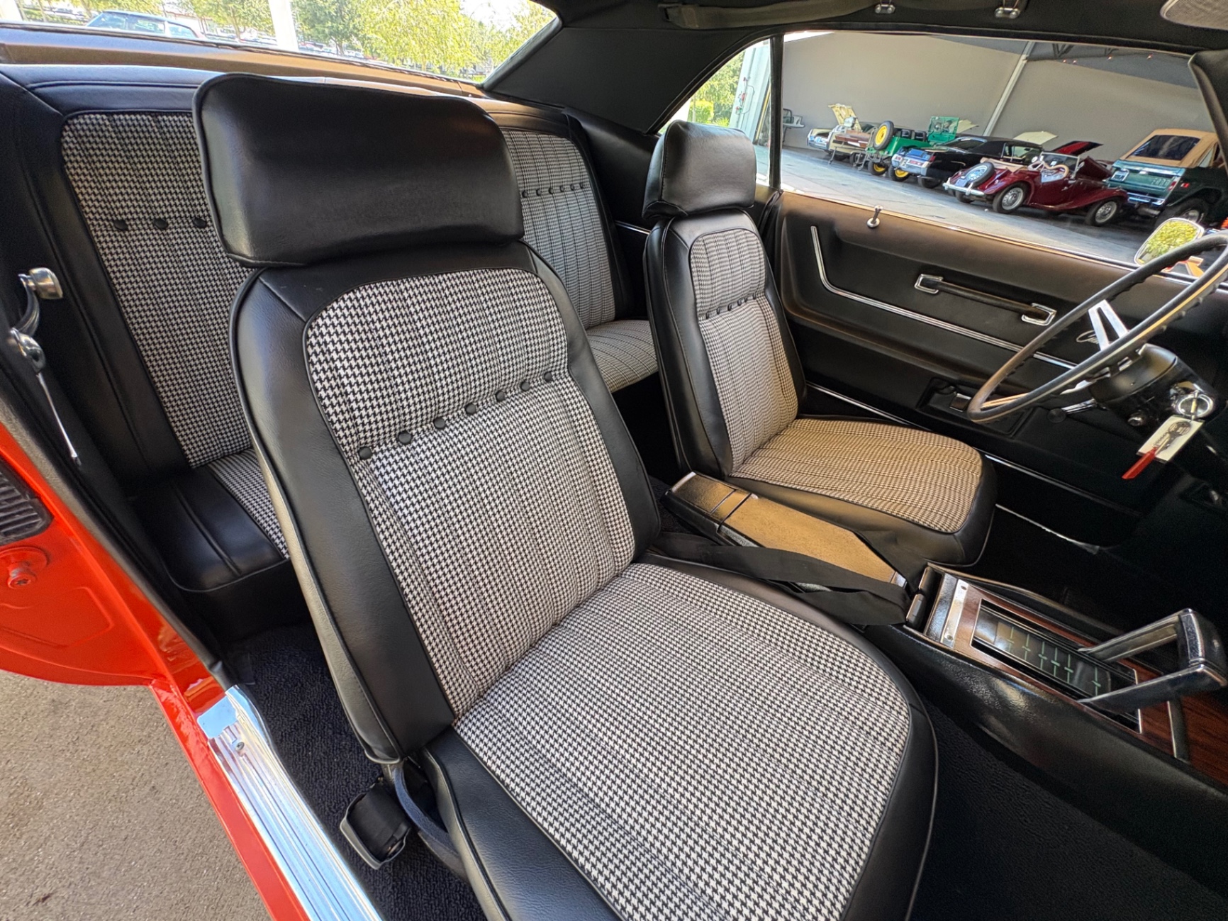 Vehicle photo 41