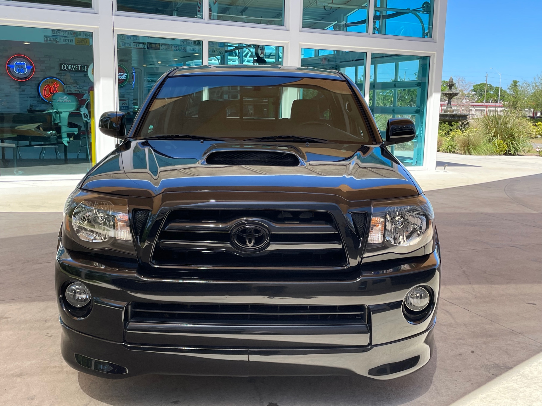 Vehicle photo 15
