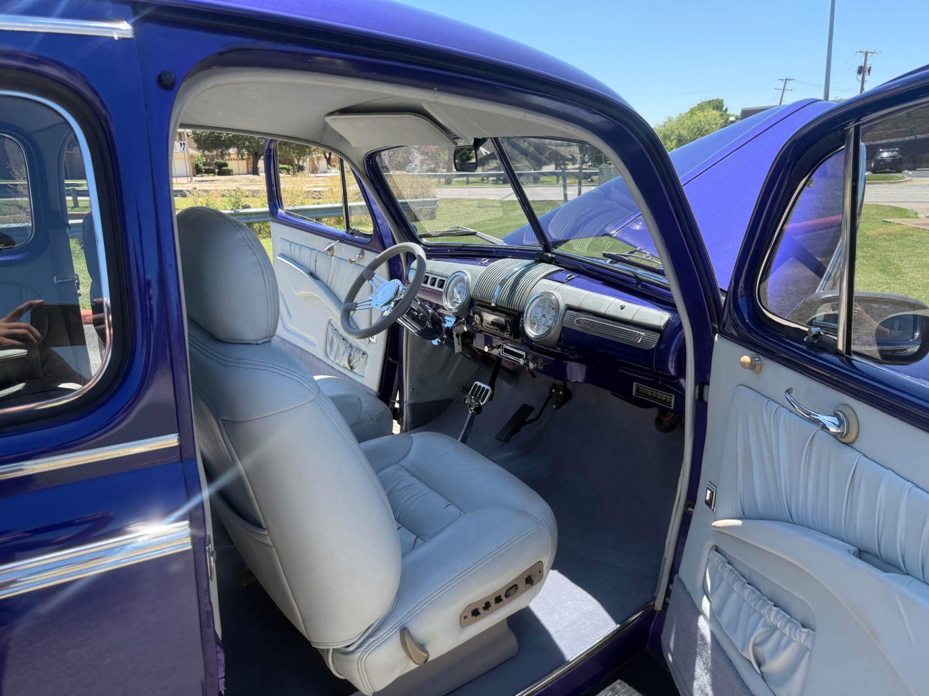 Vehicle photo 26