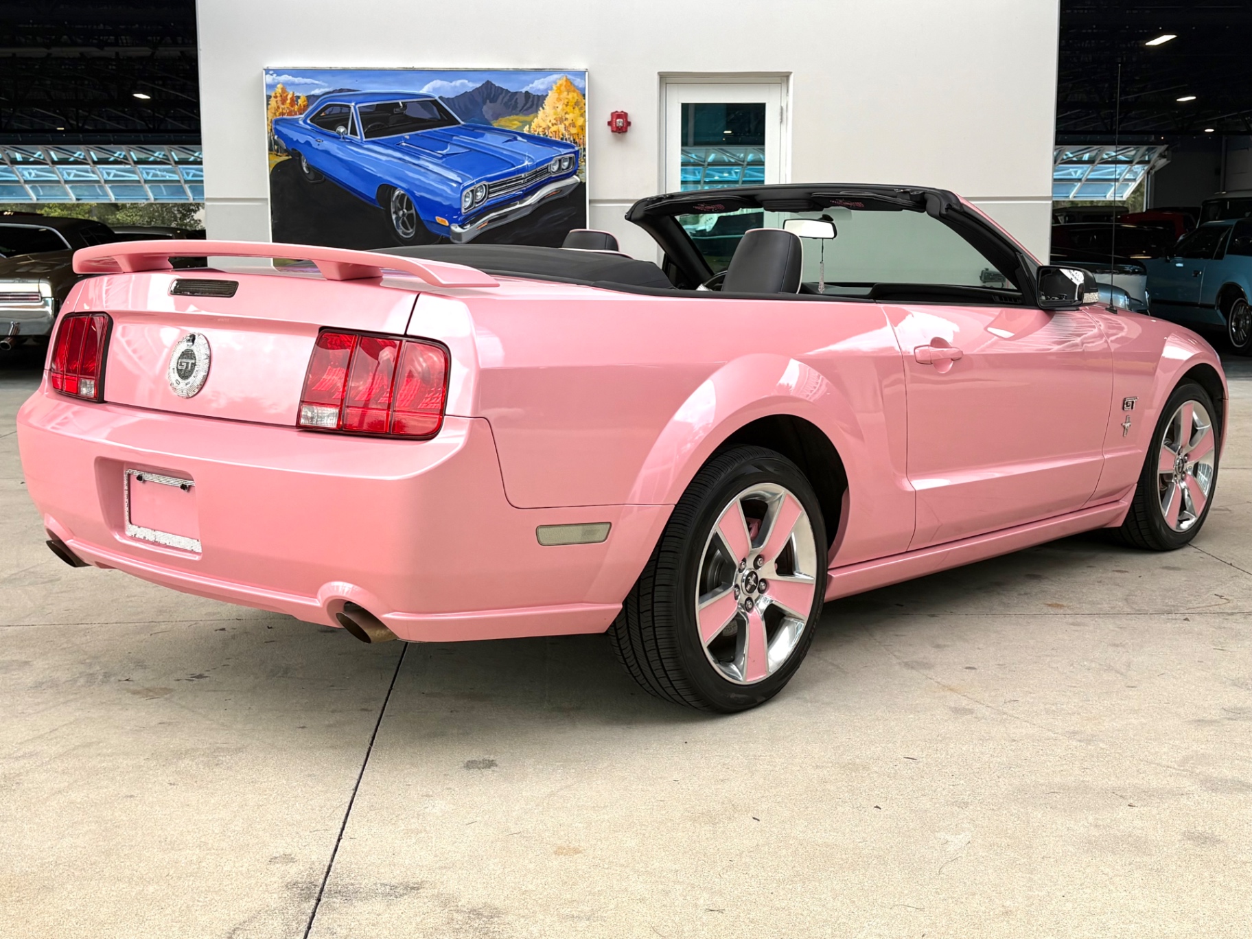 Vehicle photo 6