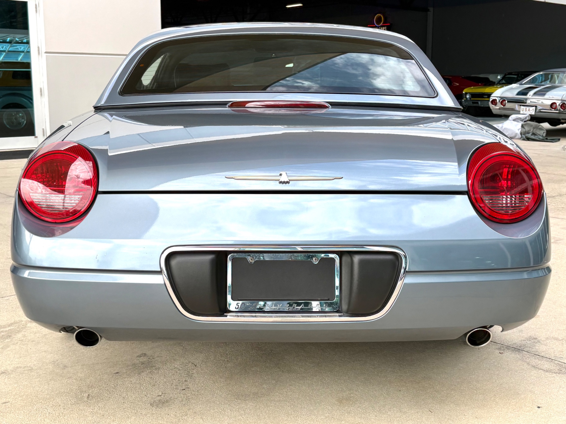 Vehicle photo 28