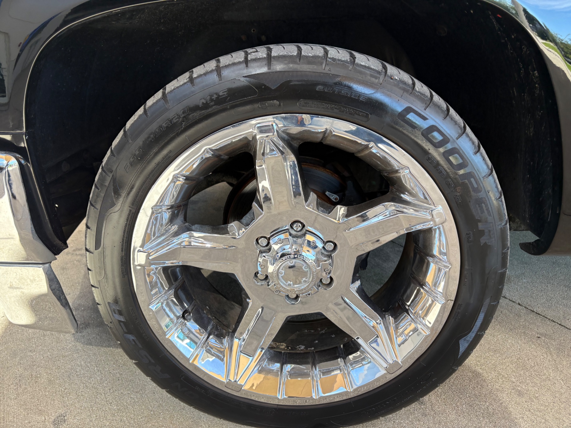 Vehicle photo 18