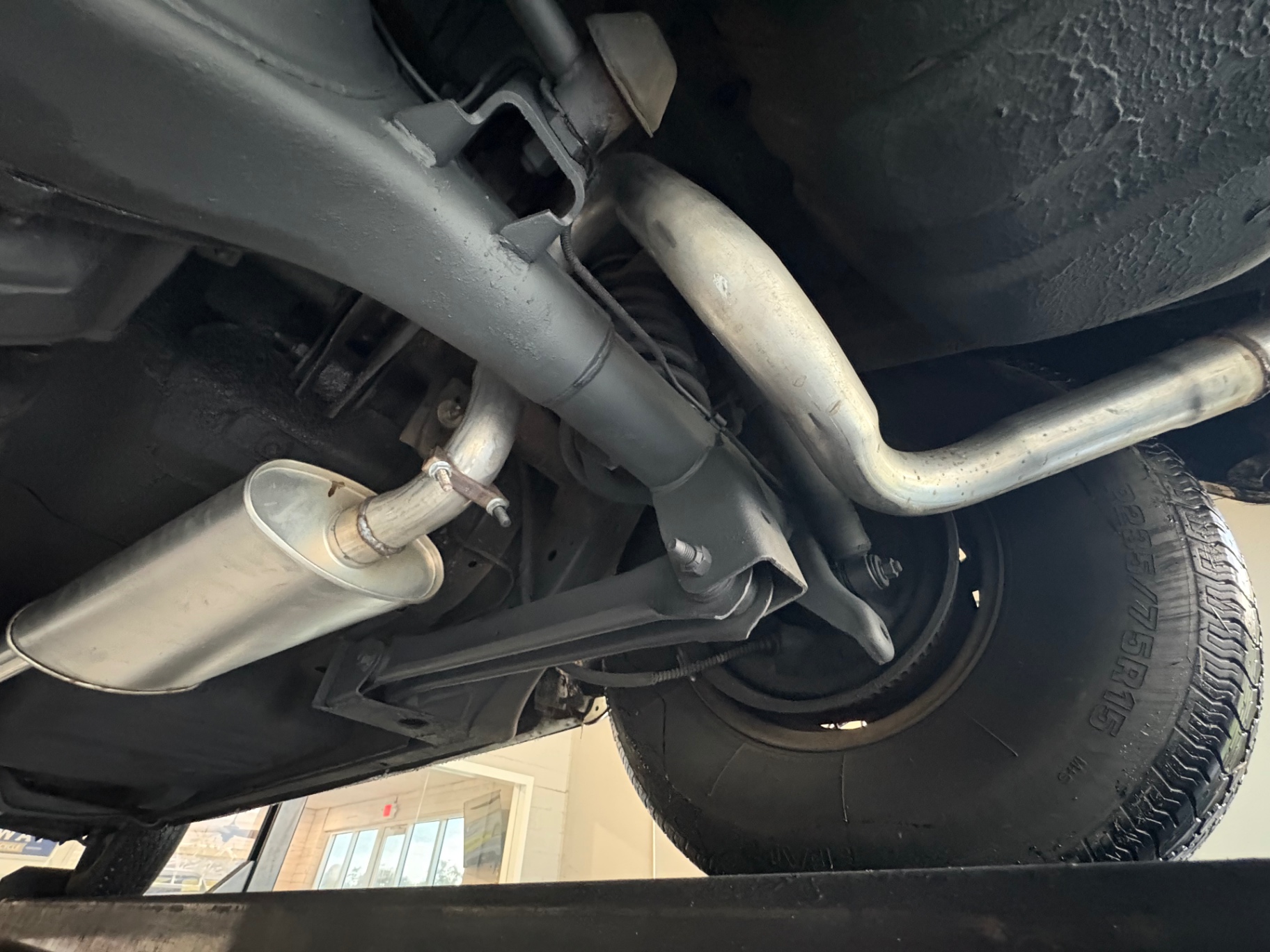 Vehicle photo 44