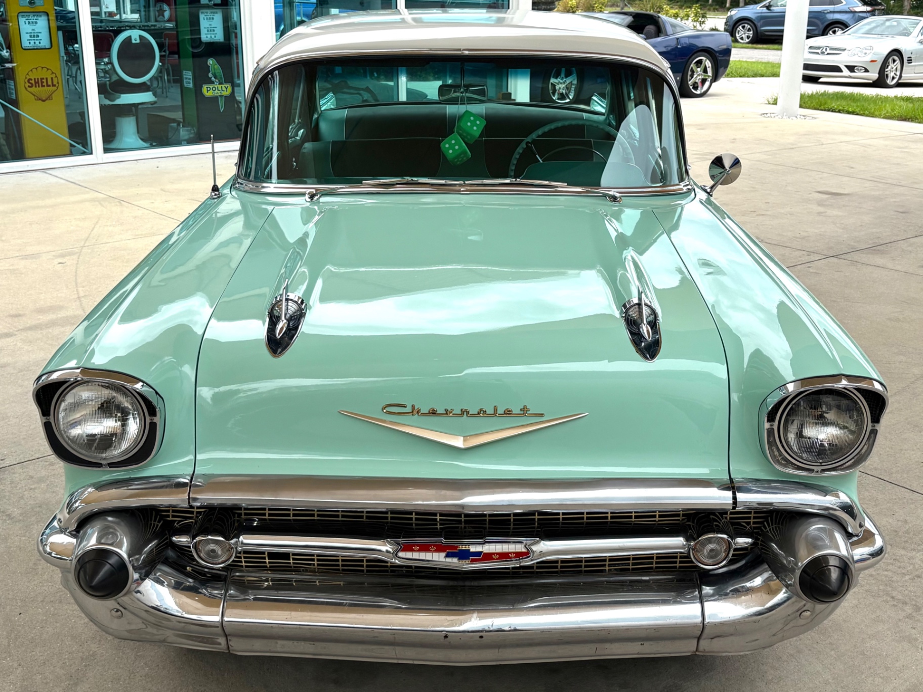 Vehicle photo 3