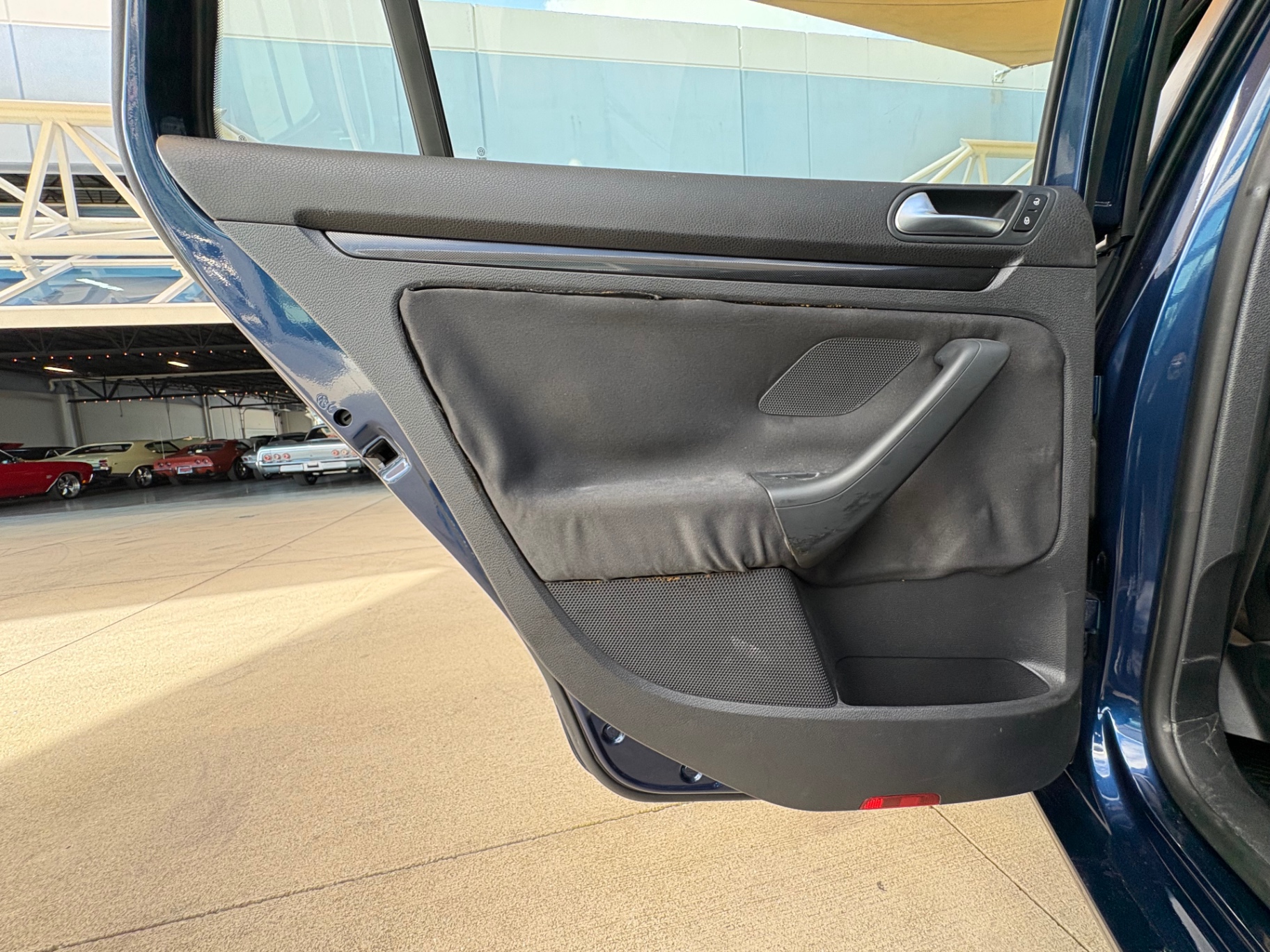 Vehicle photo 37