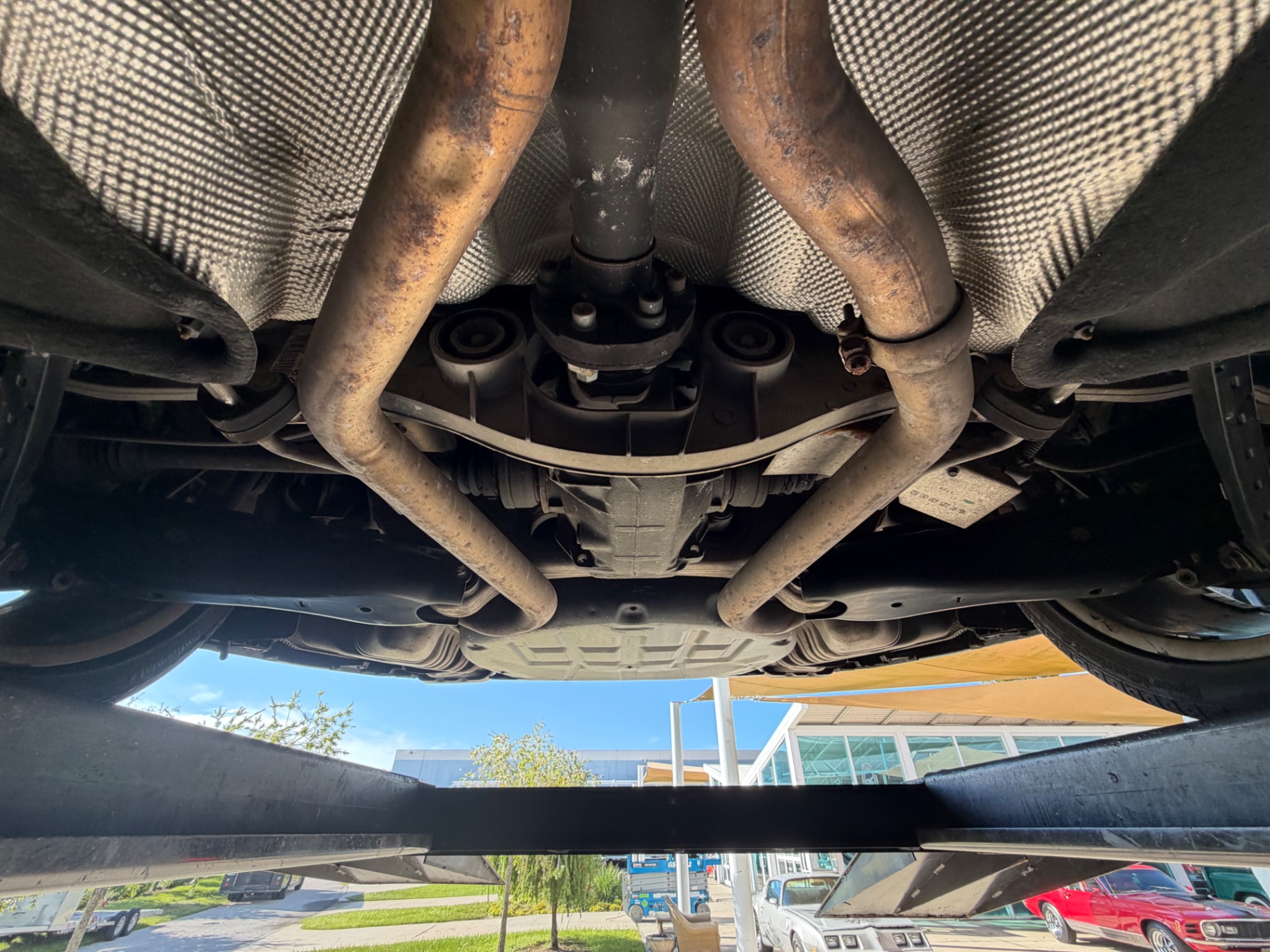 Vehicle photo 59