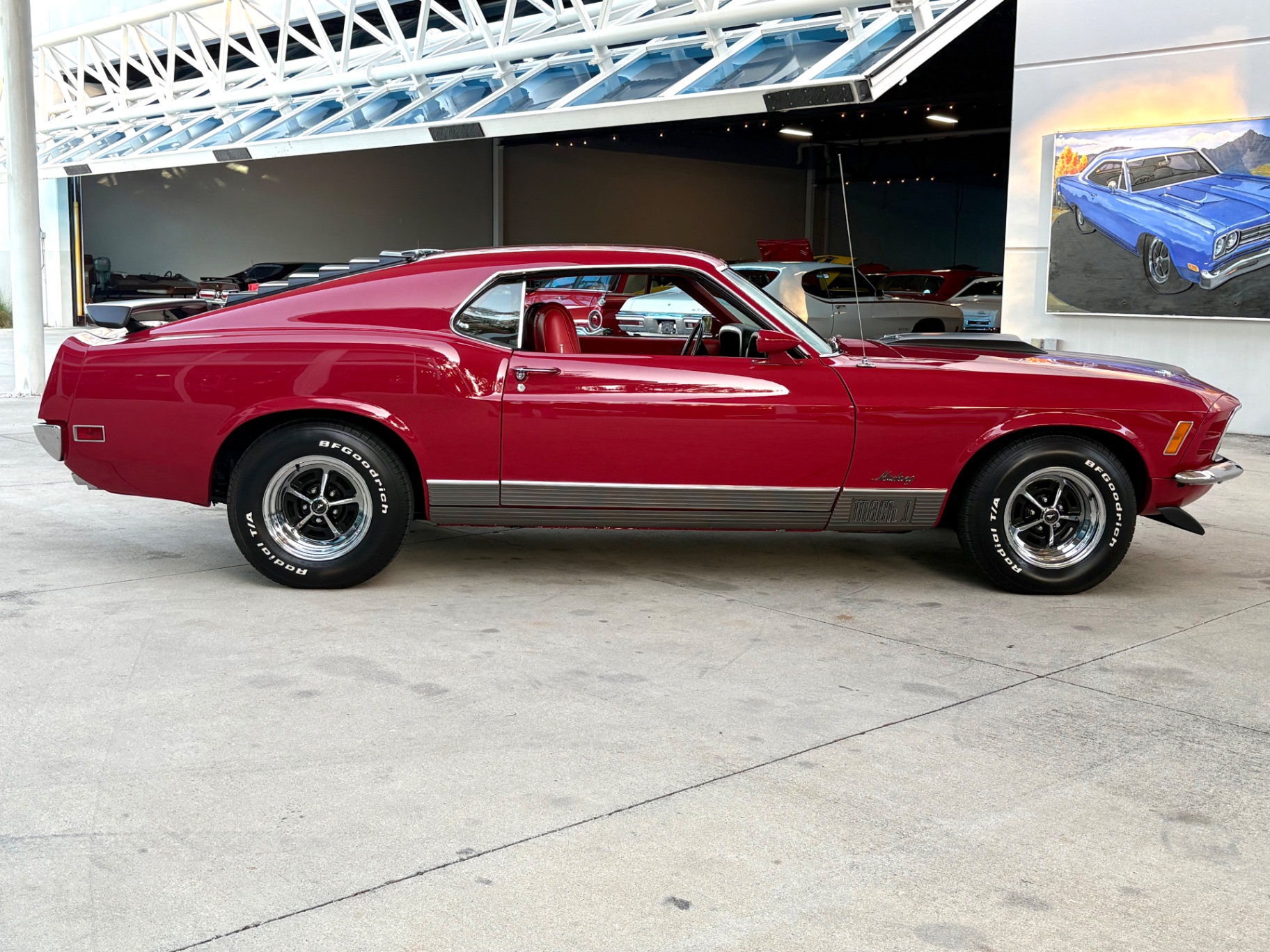 Vehicle photo 5