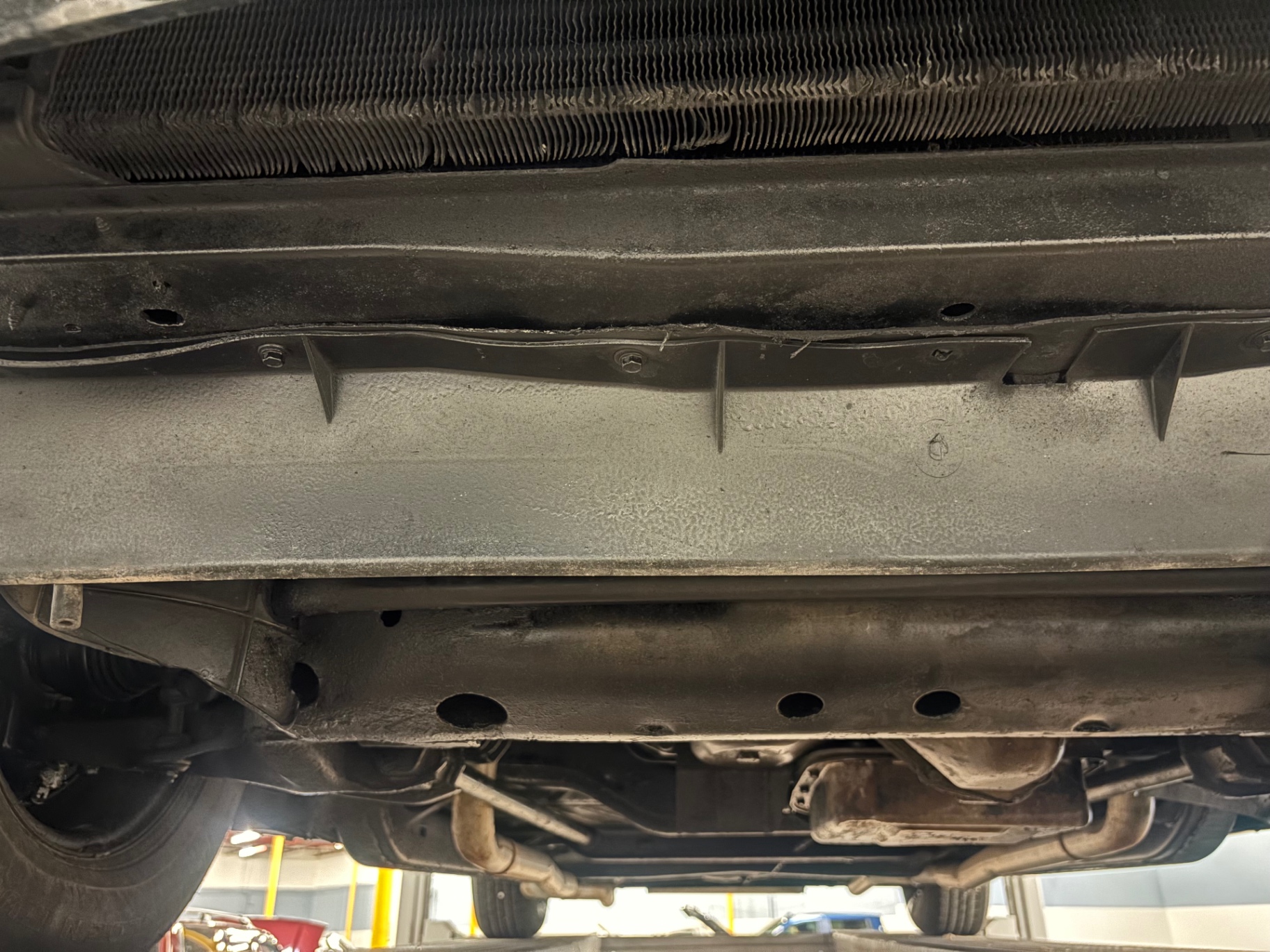 Vehicle photo 36