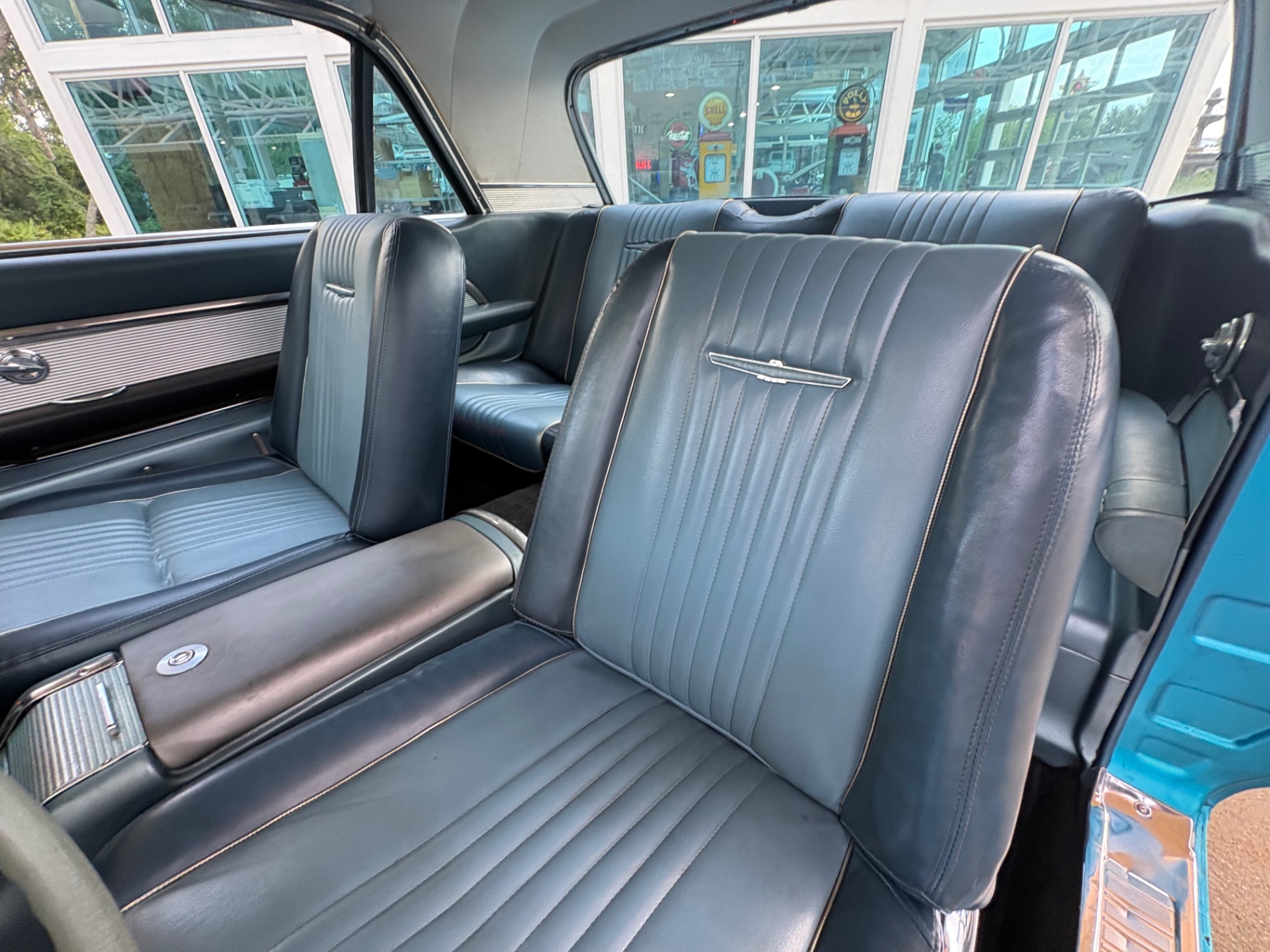 Vehicle photo 36