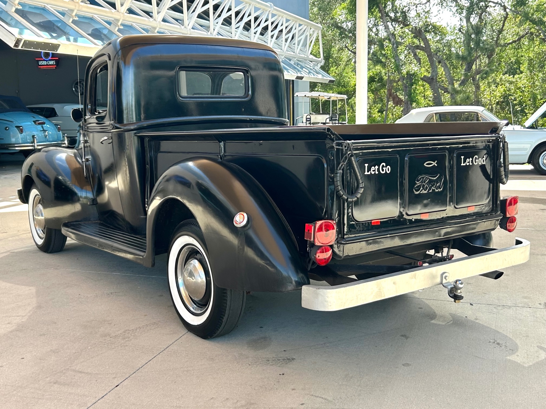 Vehicle photo 8