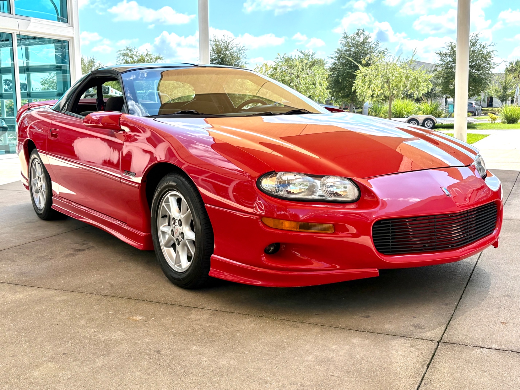 Vehicle photo 3