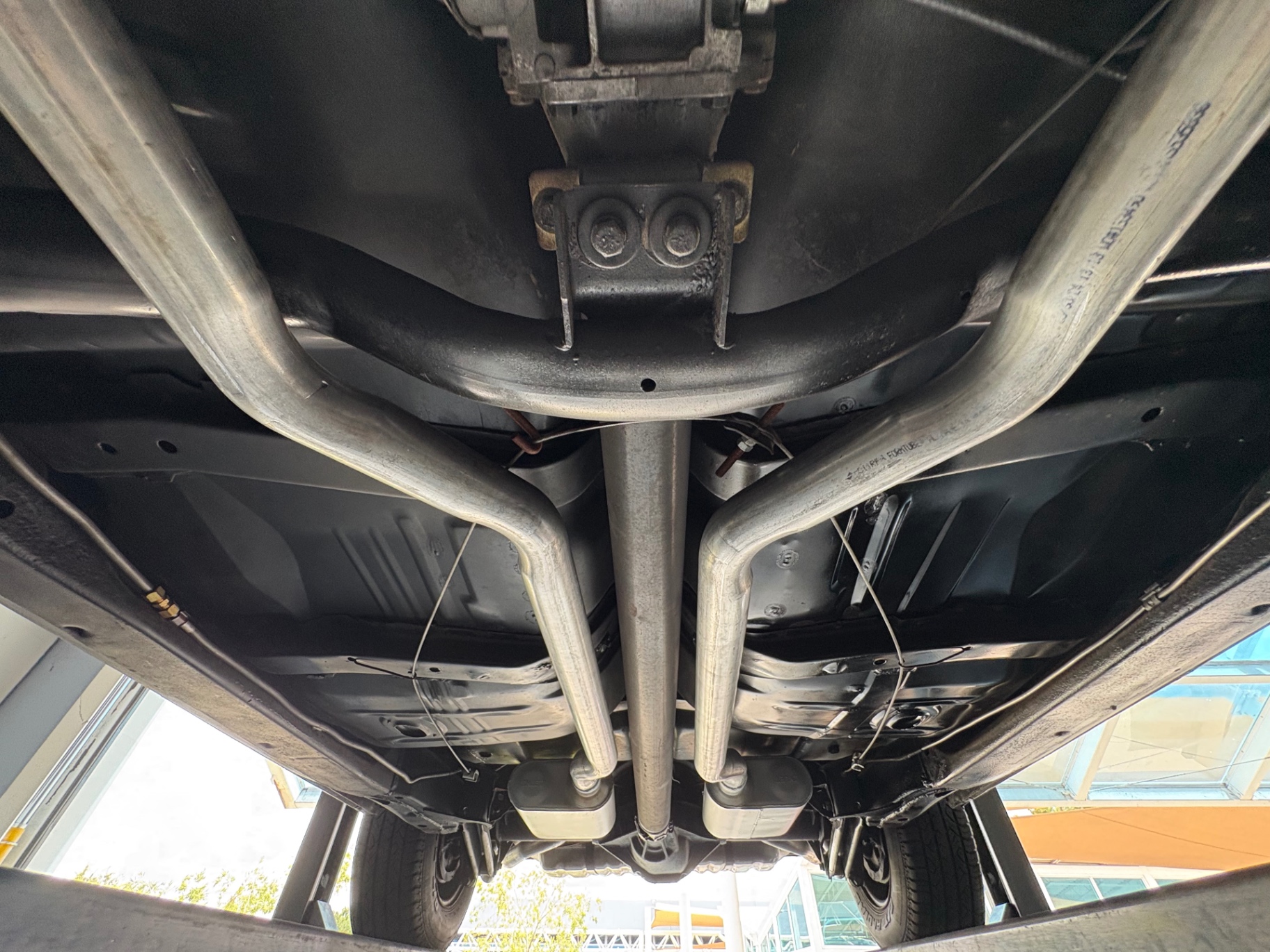 Vehicle photo 59