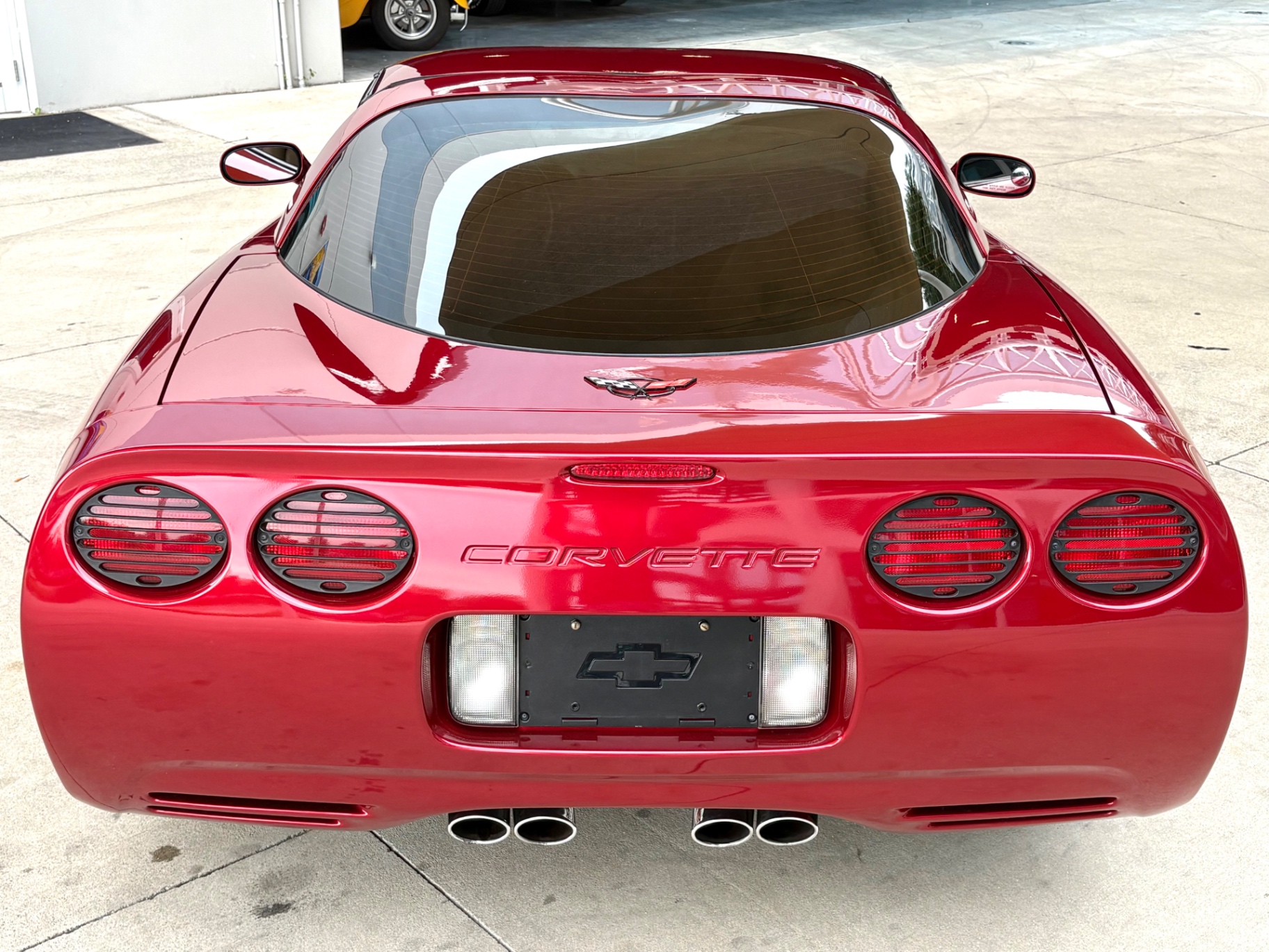 Vehicle photo 9
