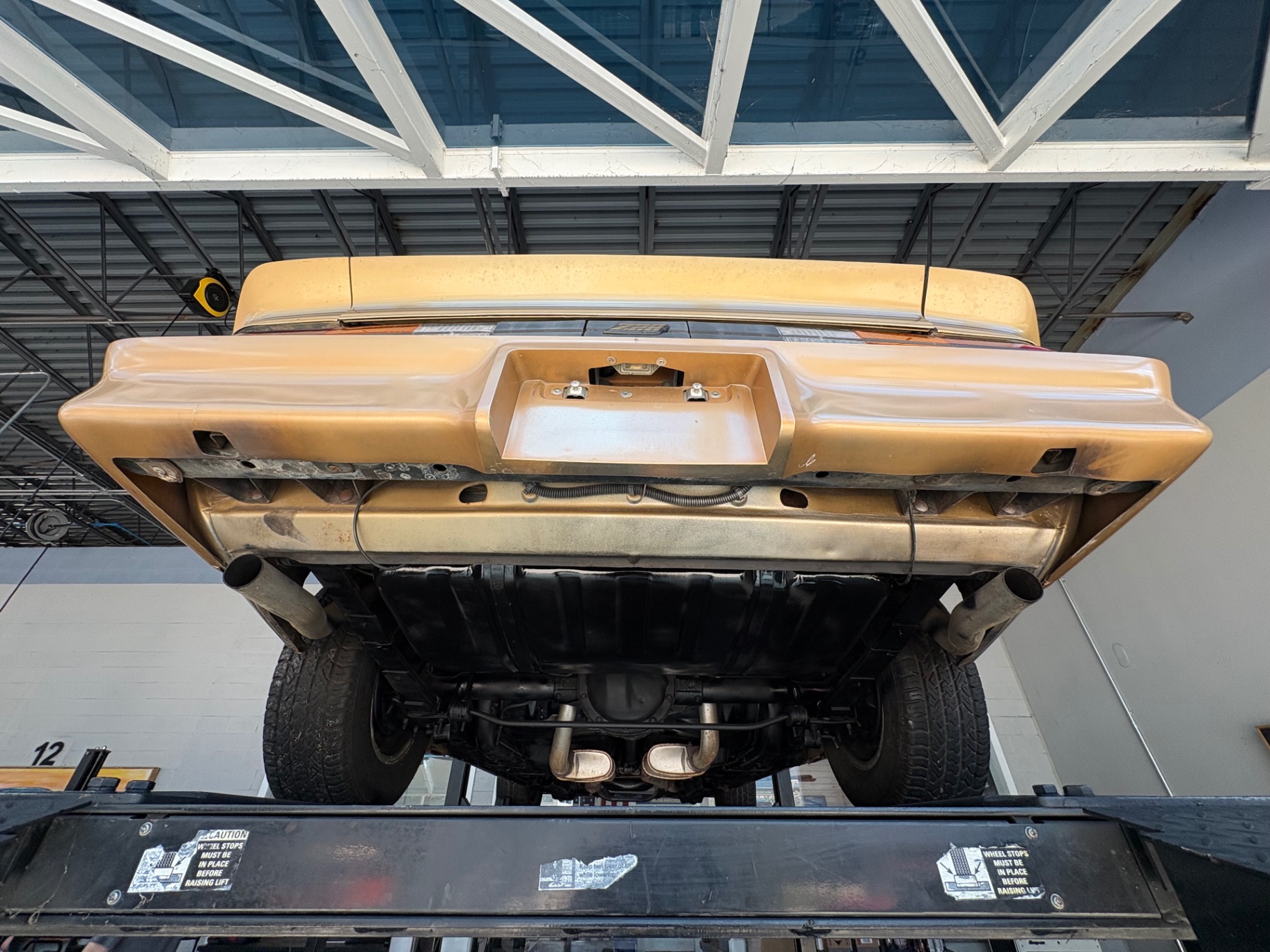 Vehicle photo 28