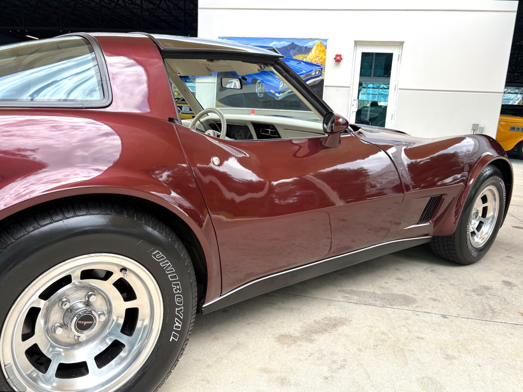 Vehicle photo 17