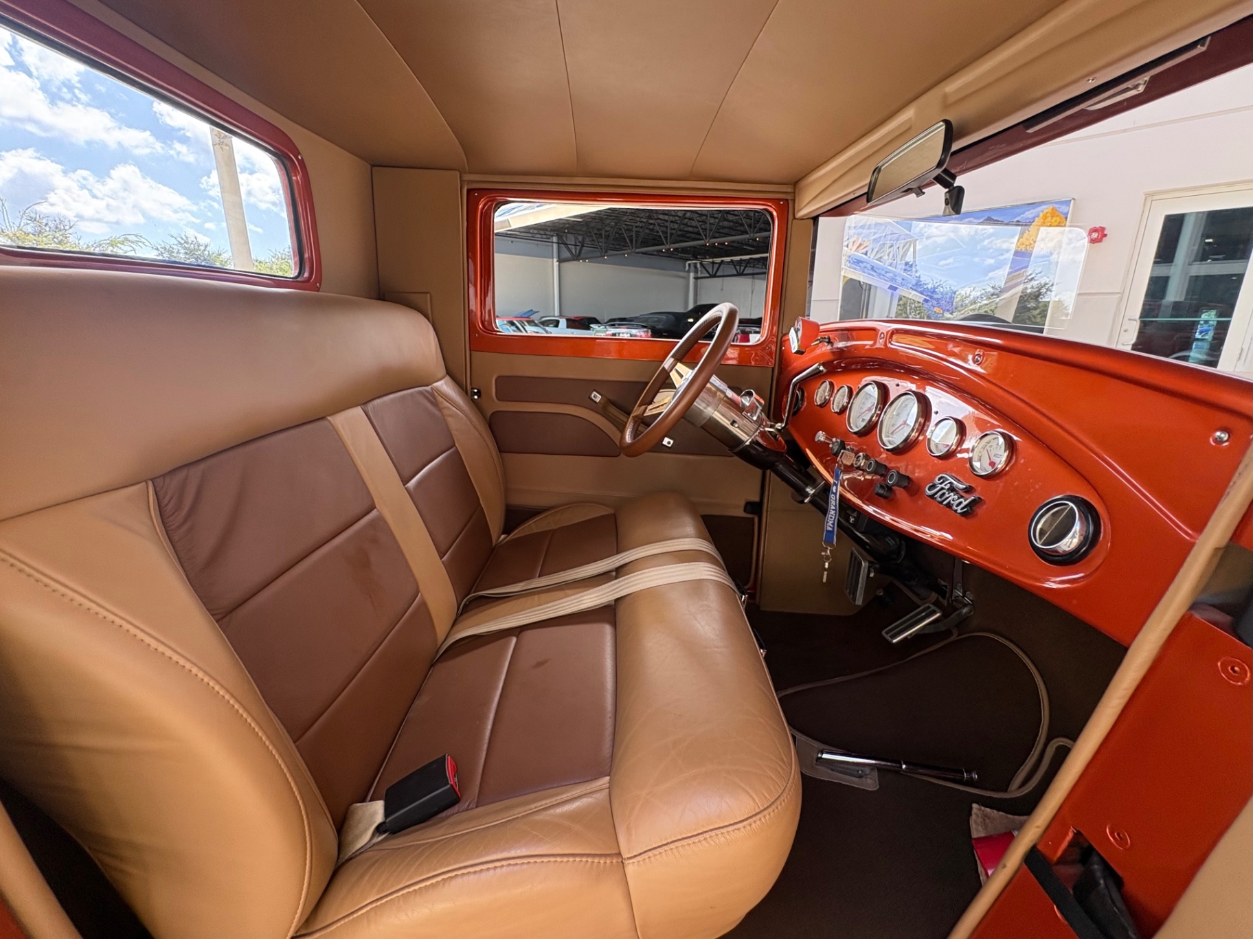 Vehicle photo 33