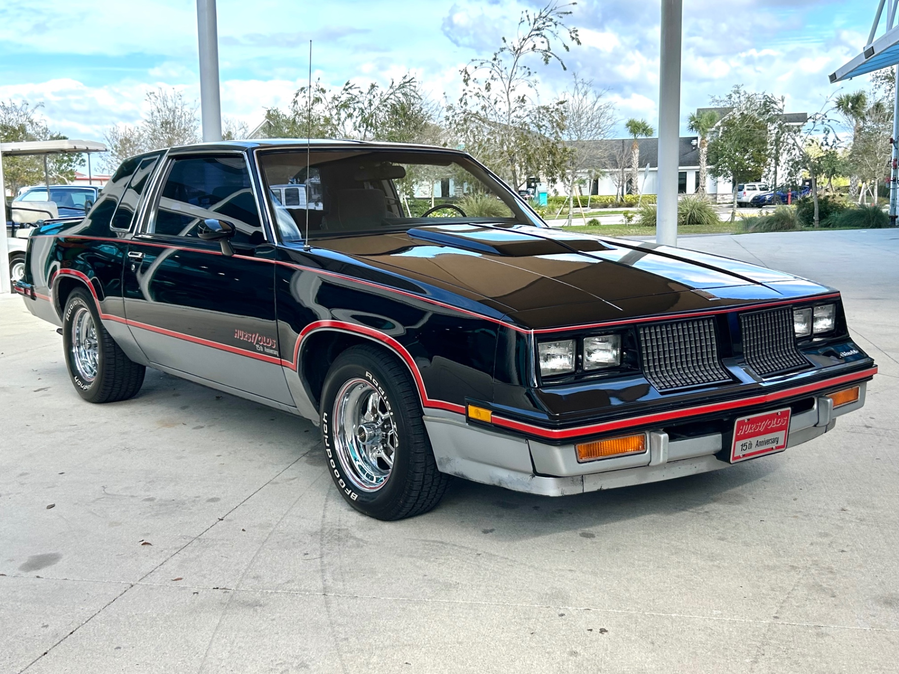 Vehicle photo 3