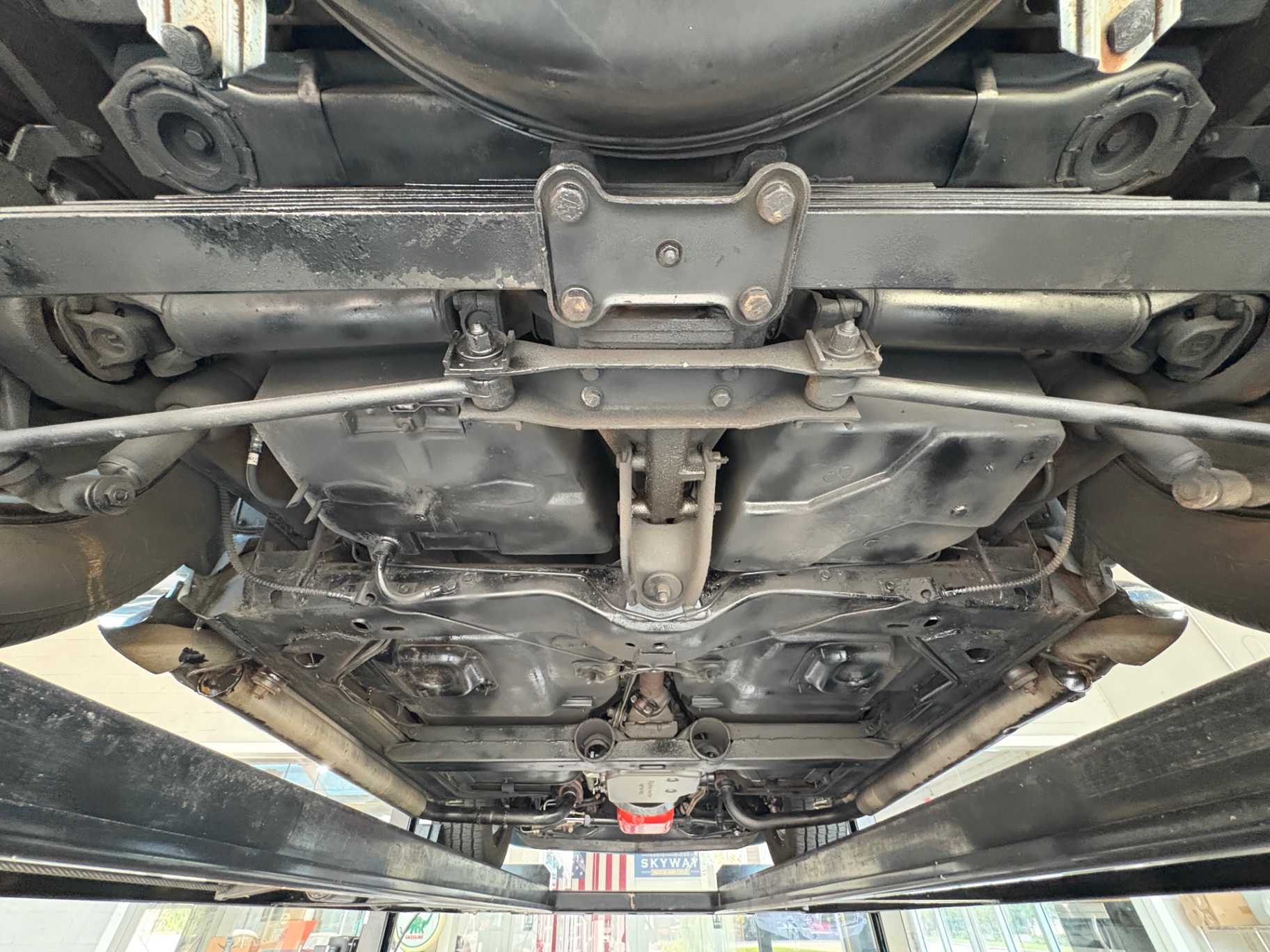 Vehicle photo 43