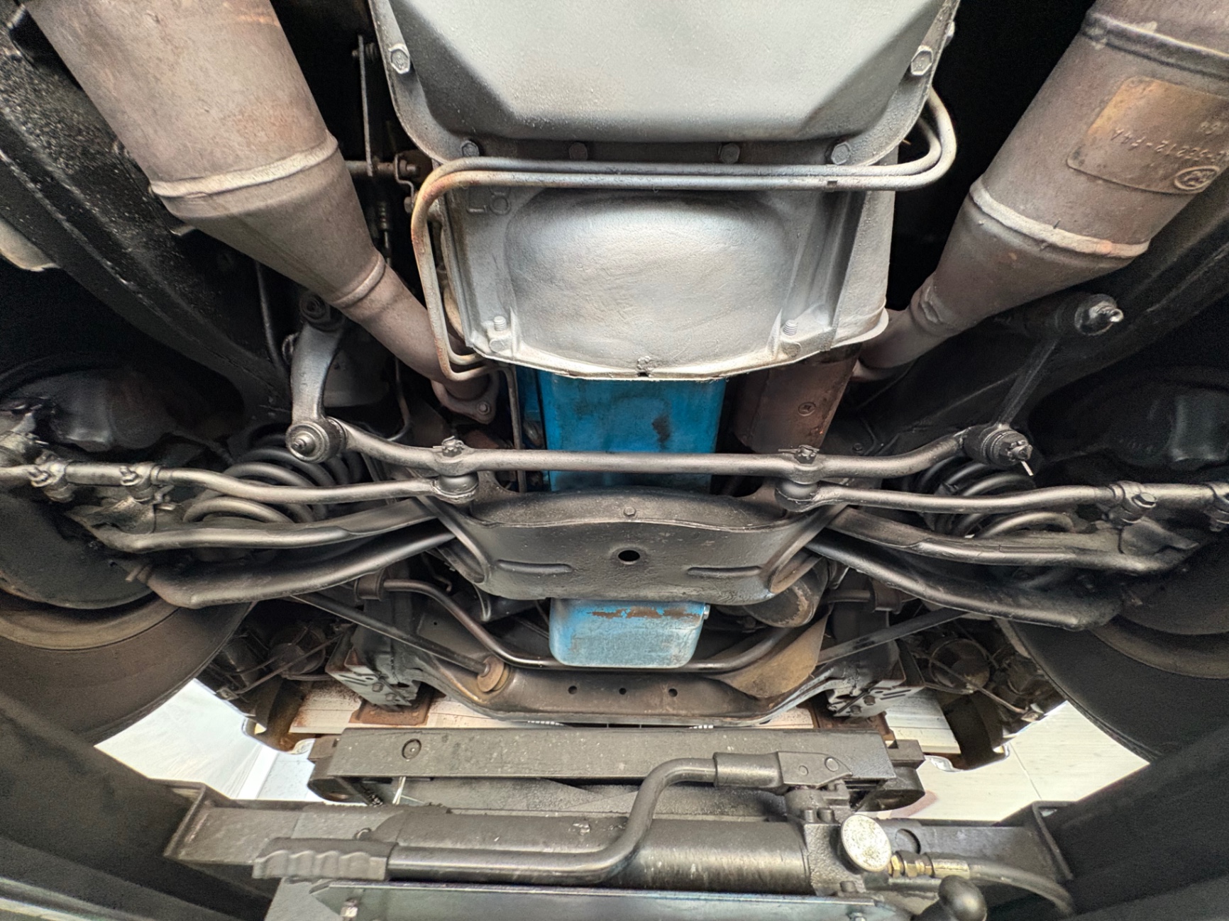 Vehicle photo 52
