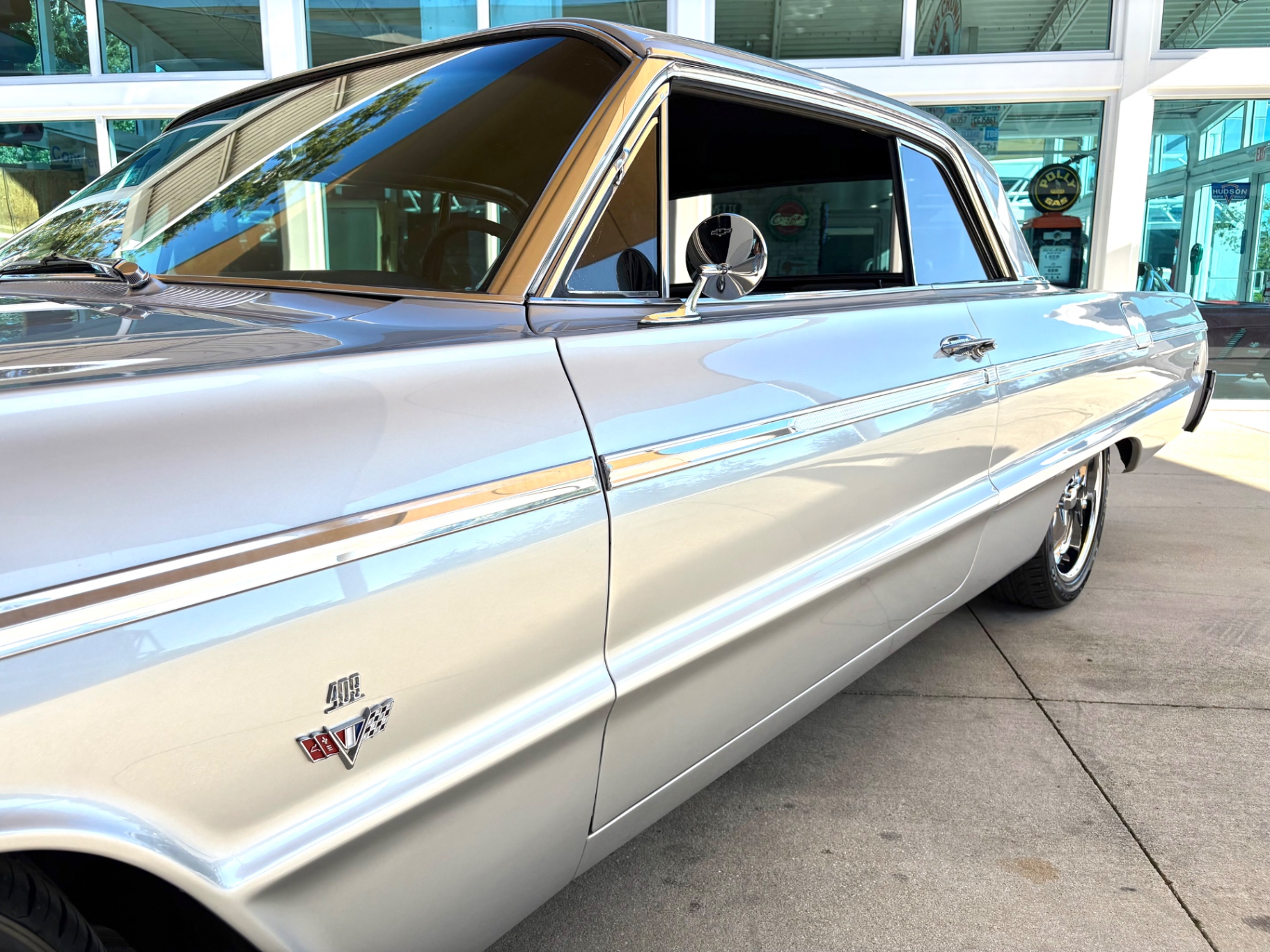 Vehicle photo 13
