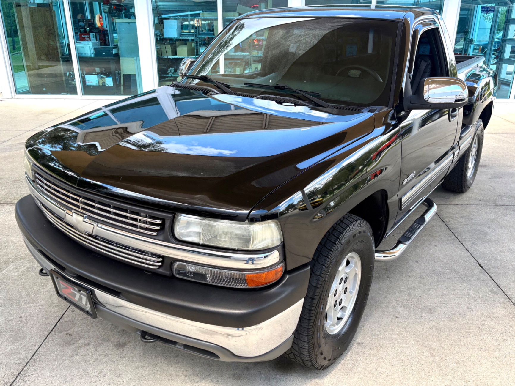 Vehicle photo 19