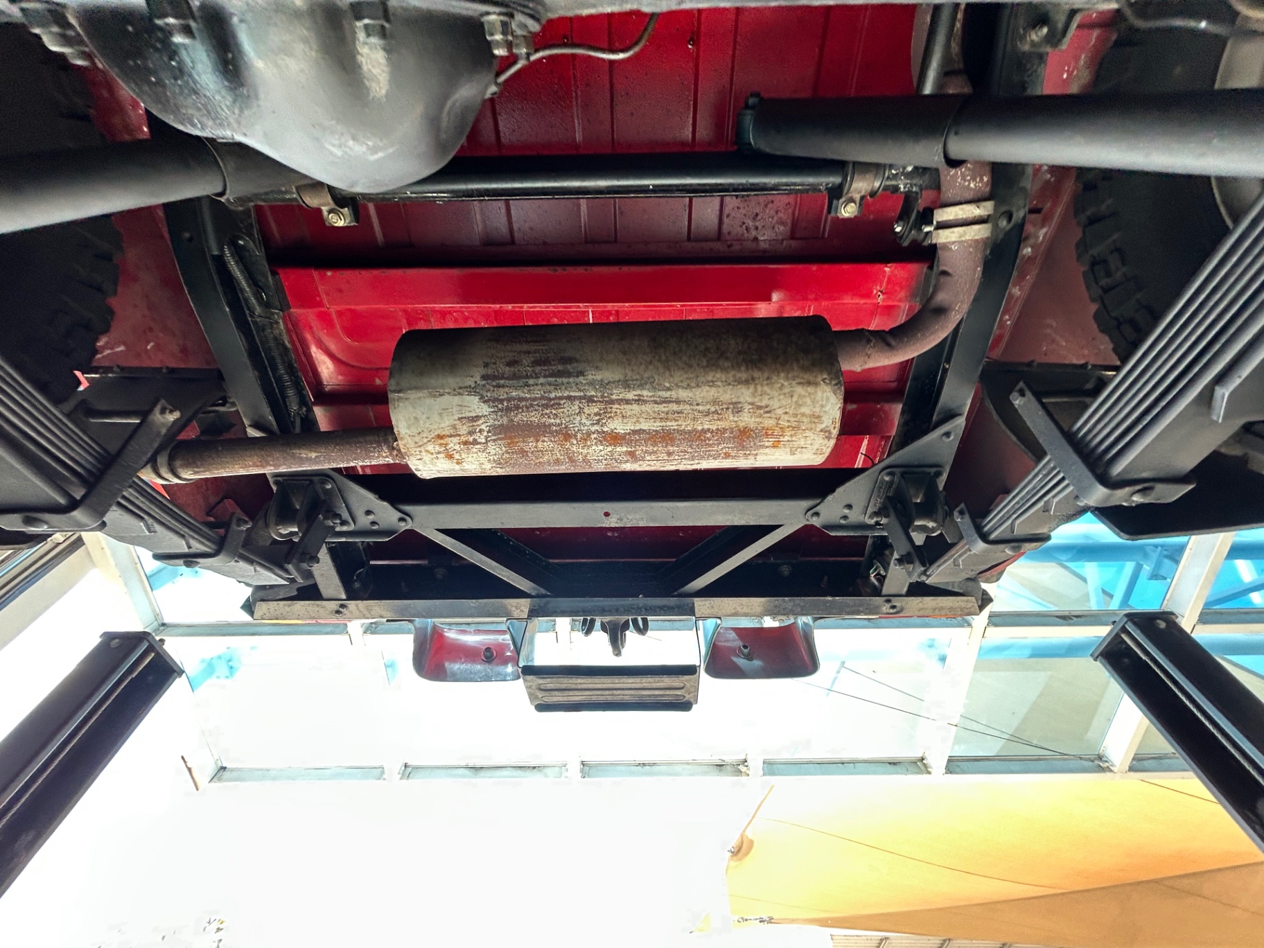 Vehicle photo 55