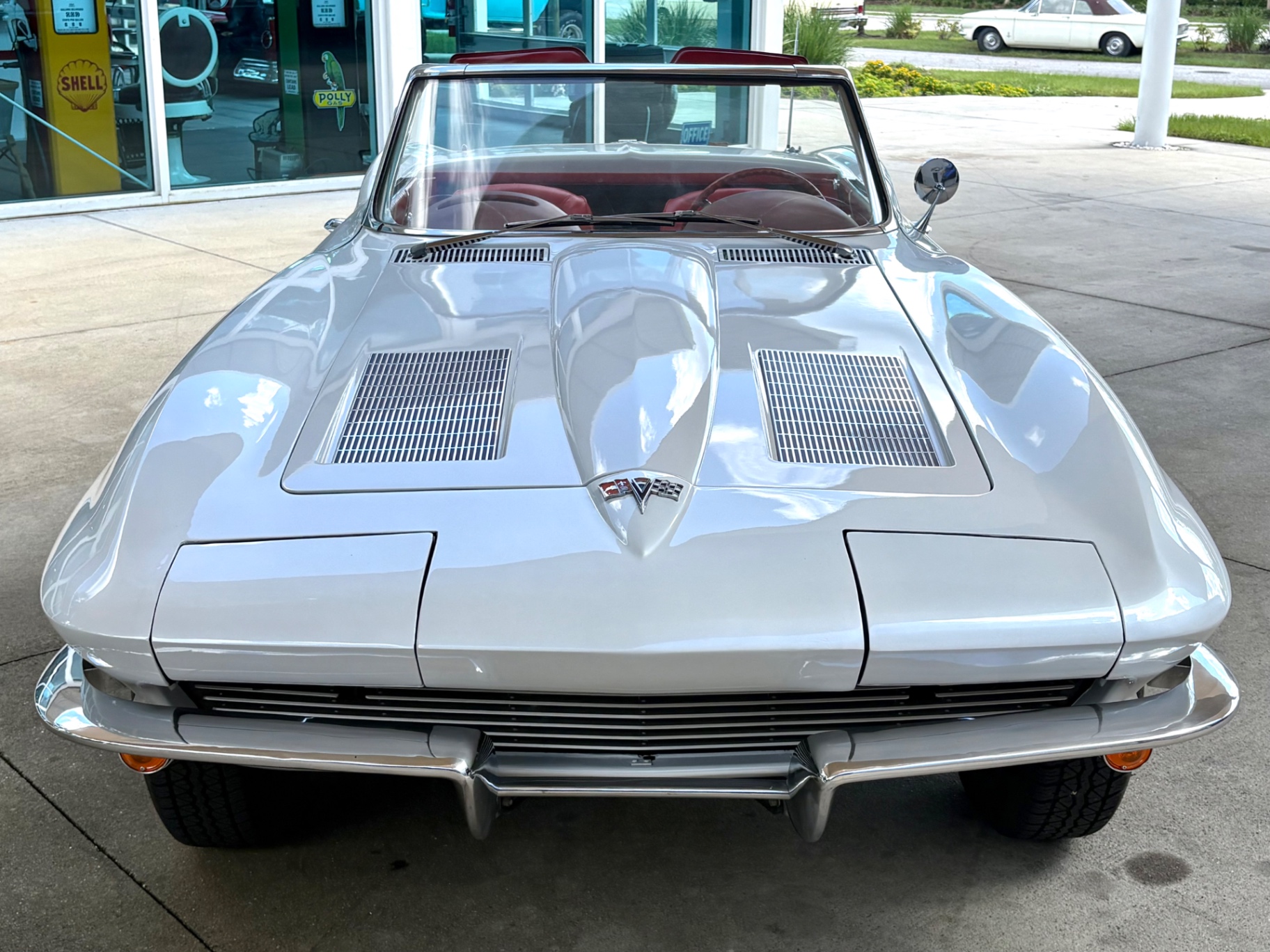 Vehicle photo 3