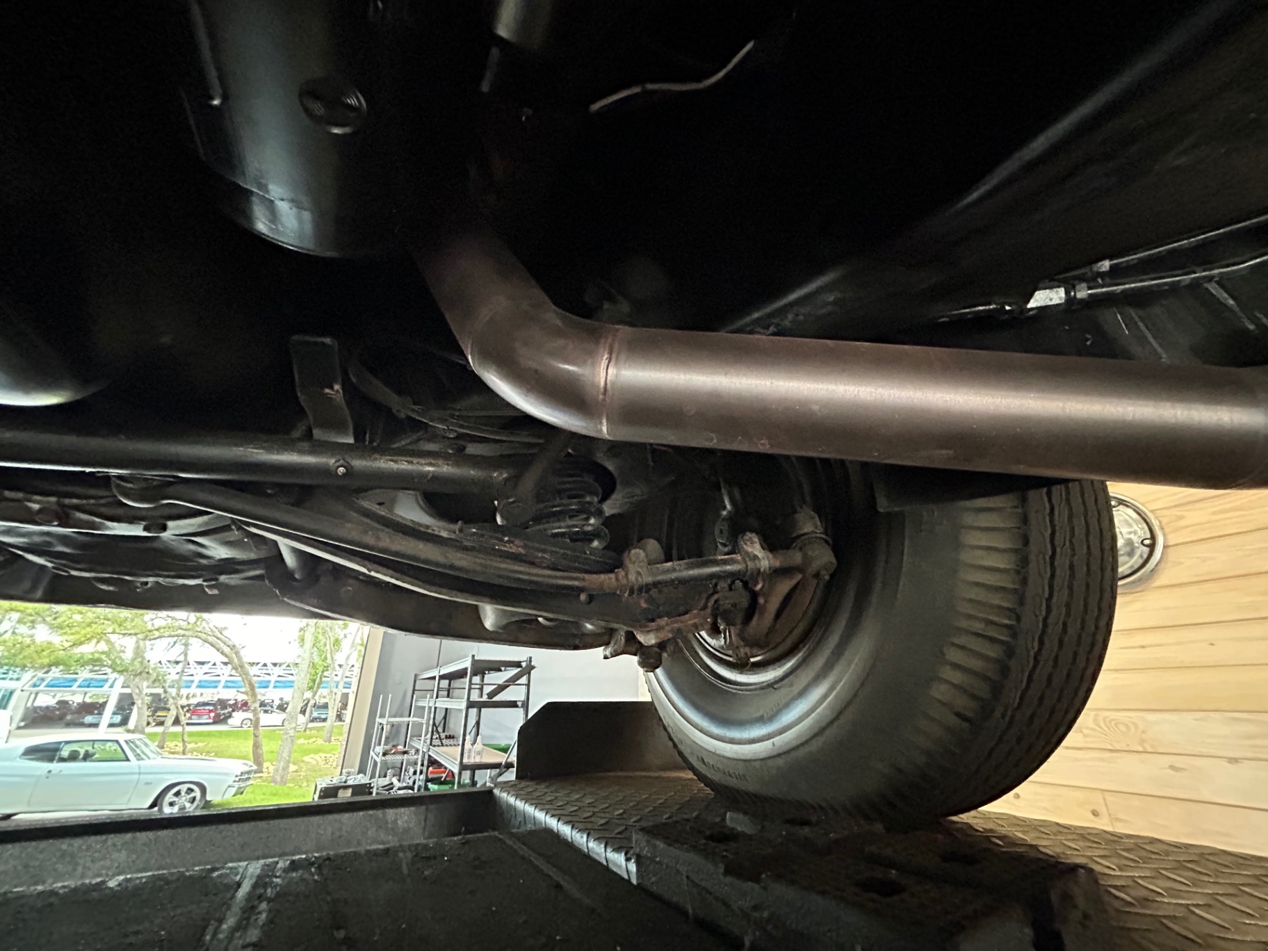 Vehicle photo 42