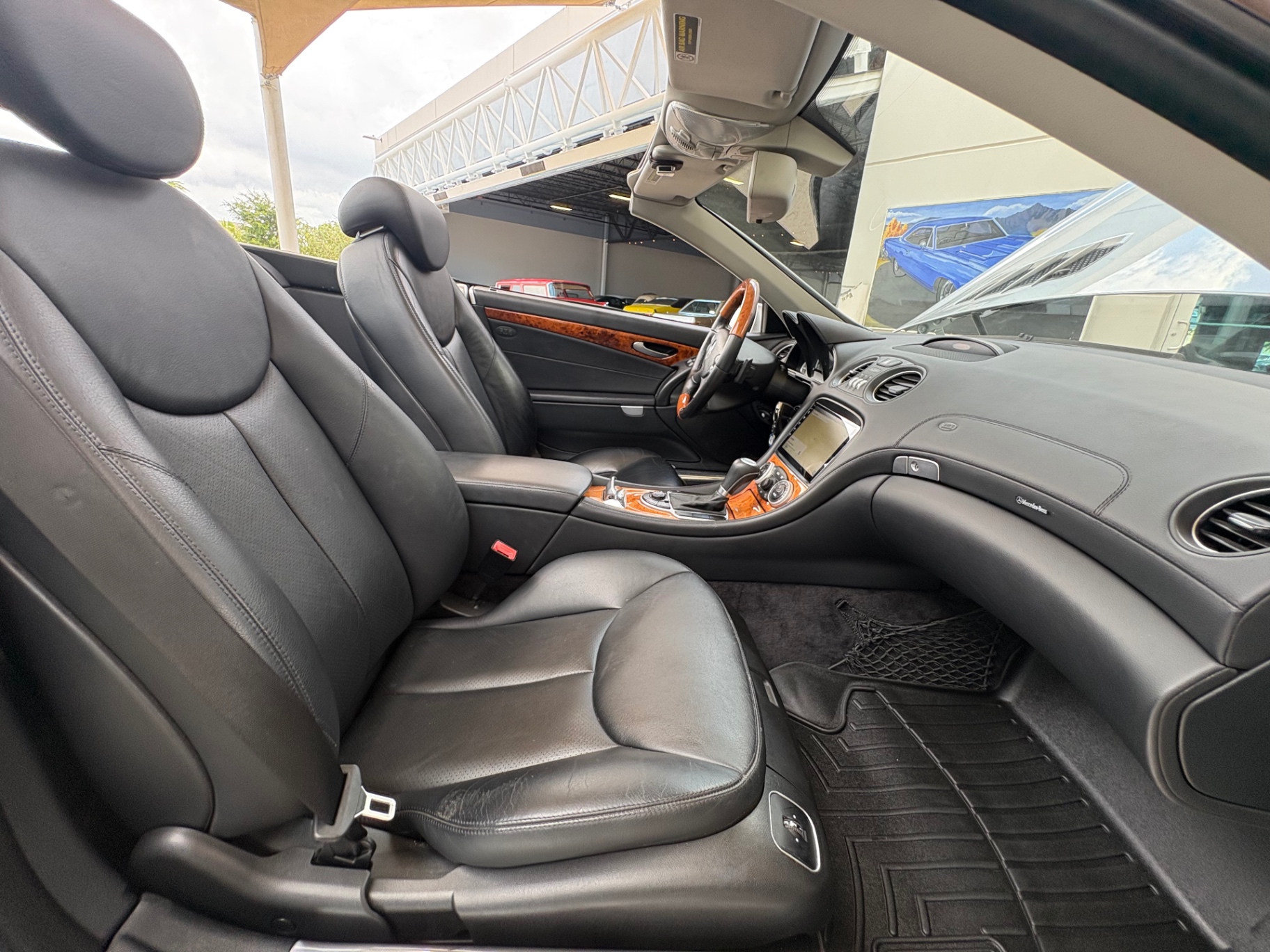 Vehicle photo 46