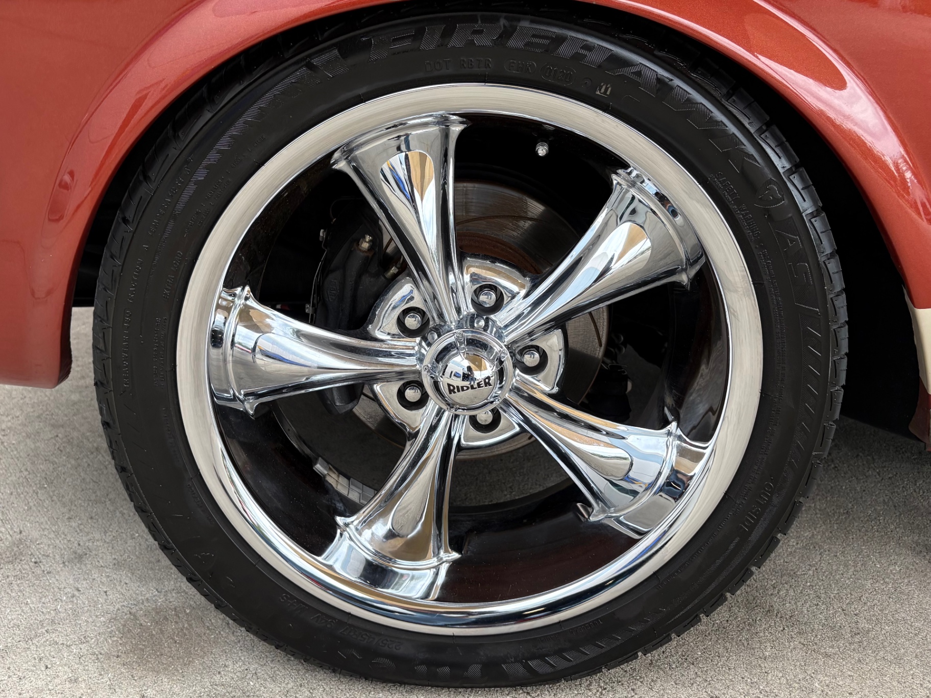 Vehicle photo 27