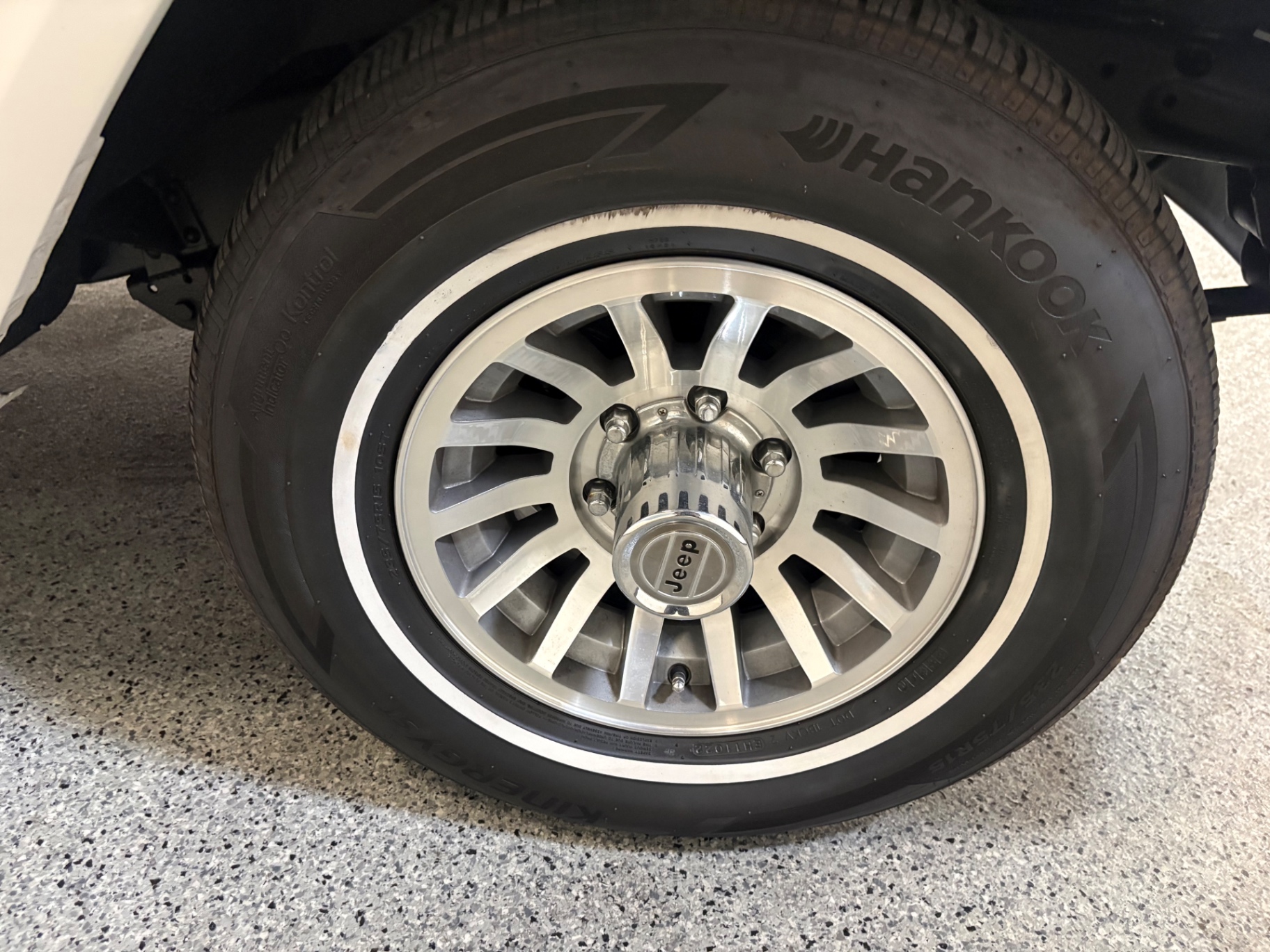 Vehicle photo 11