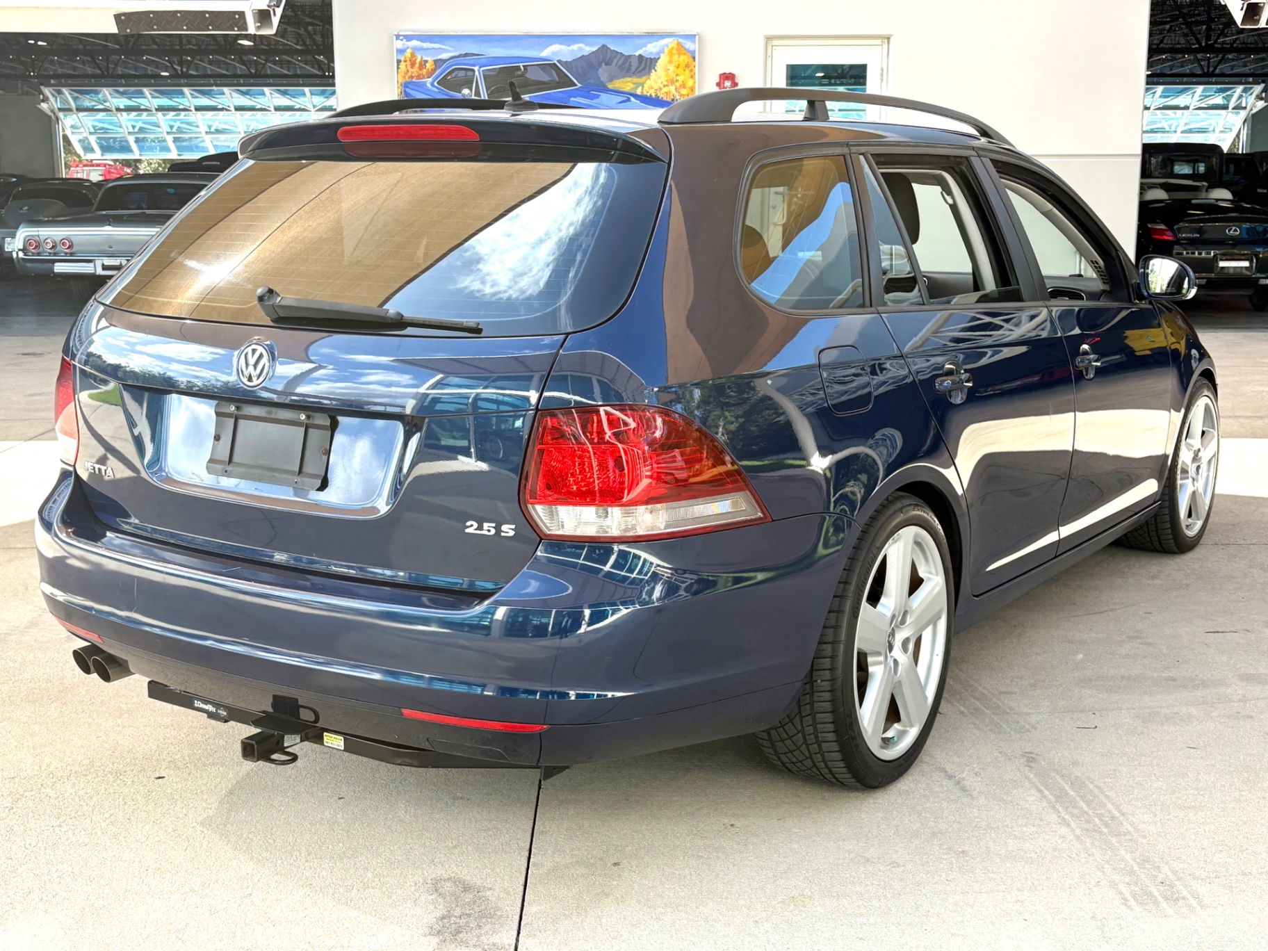 Vehicle photo 5