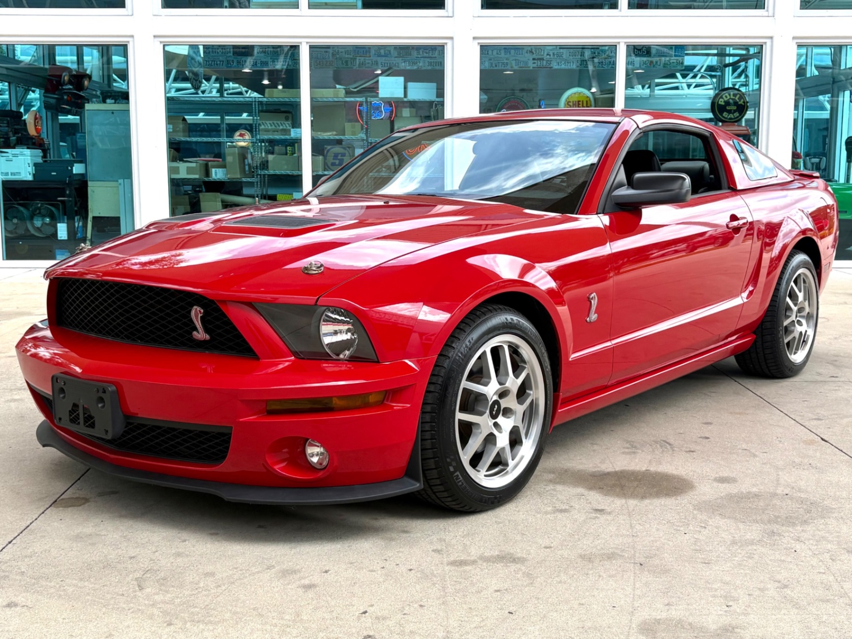 Vehicle photo 12