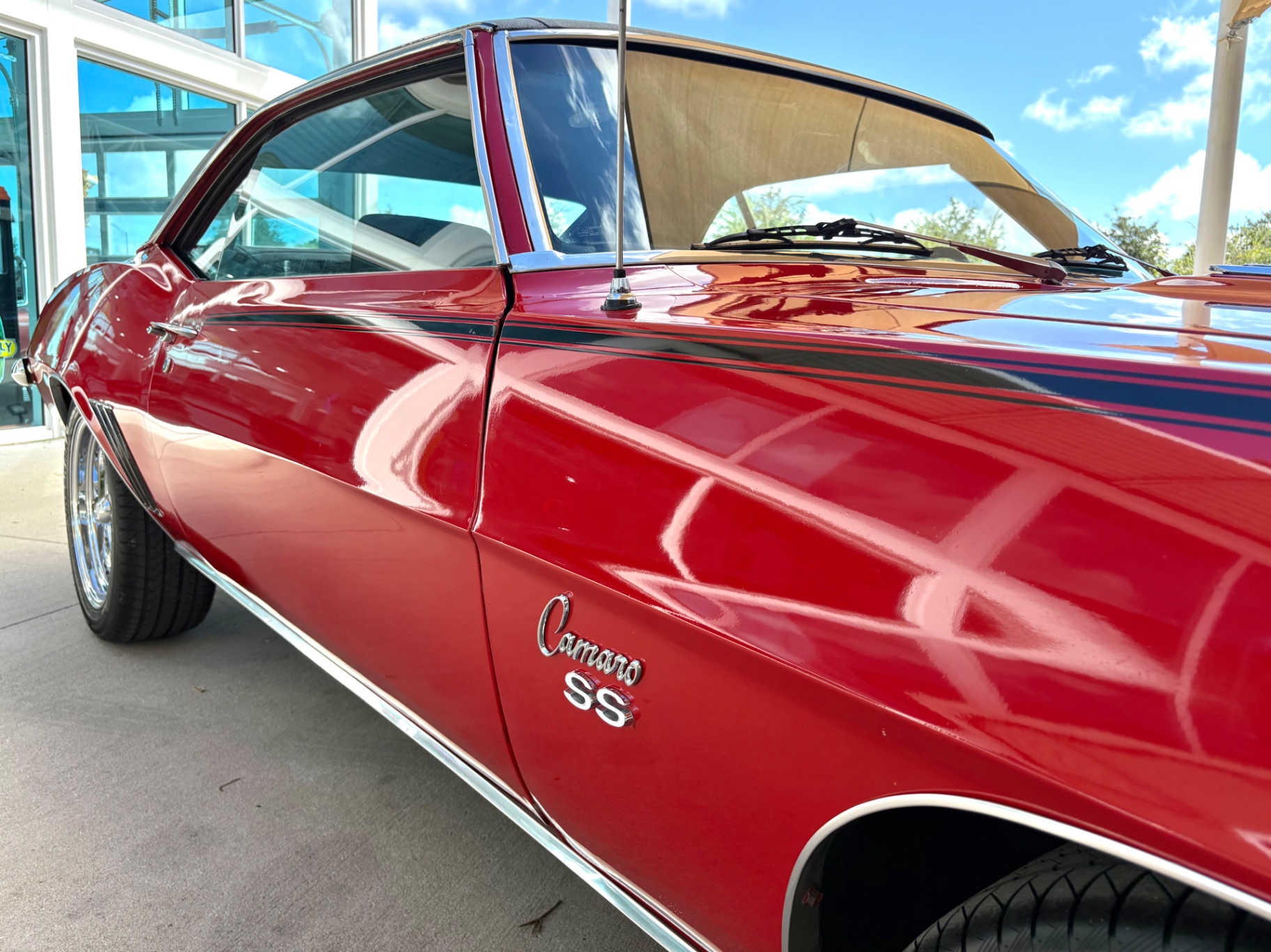 Vehicle photo 18