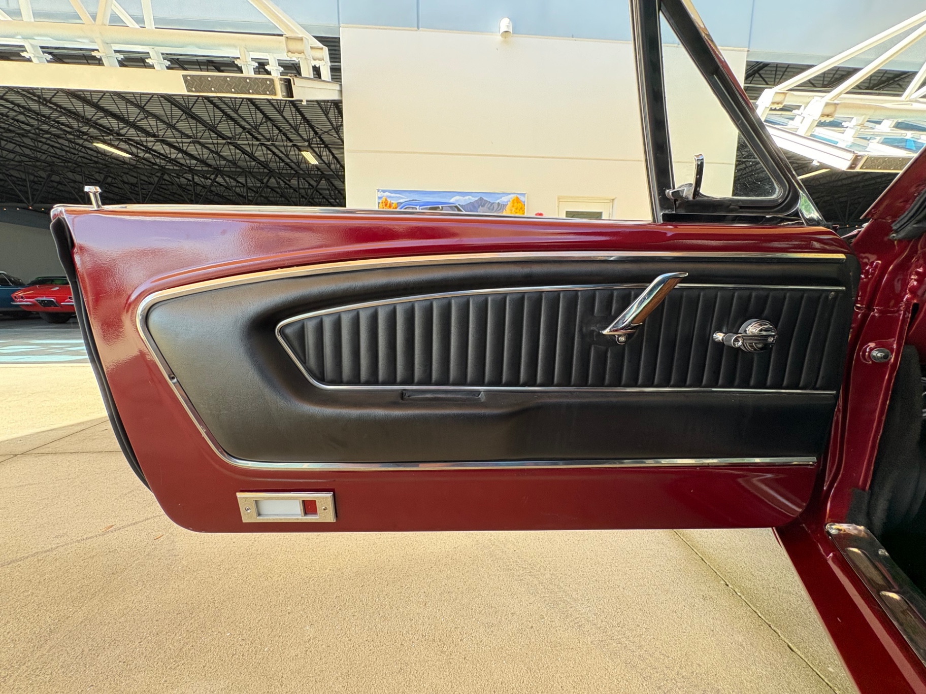 Vehicle photo 29