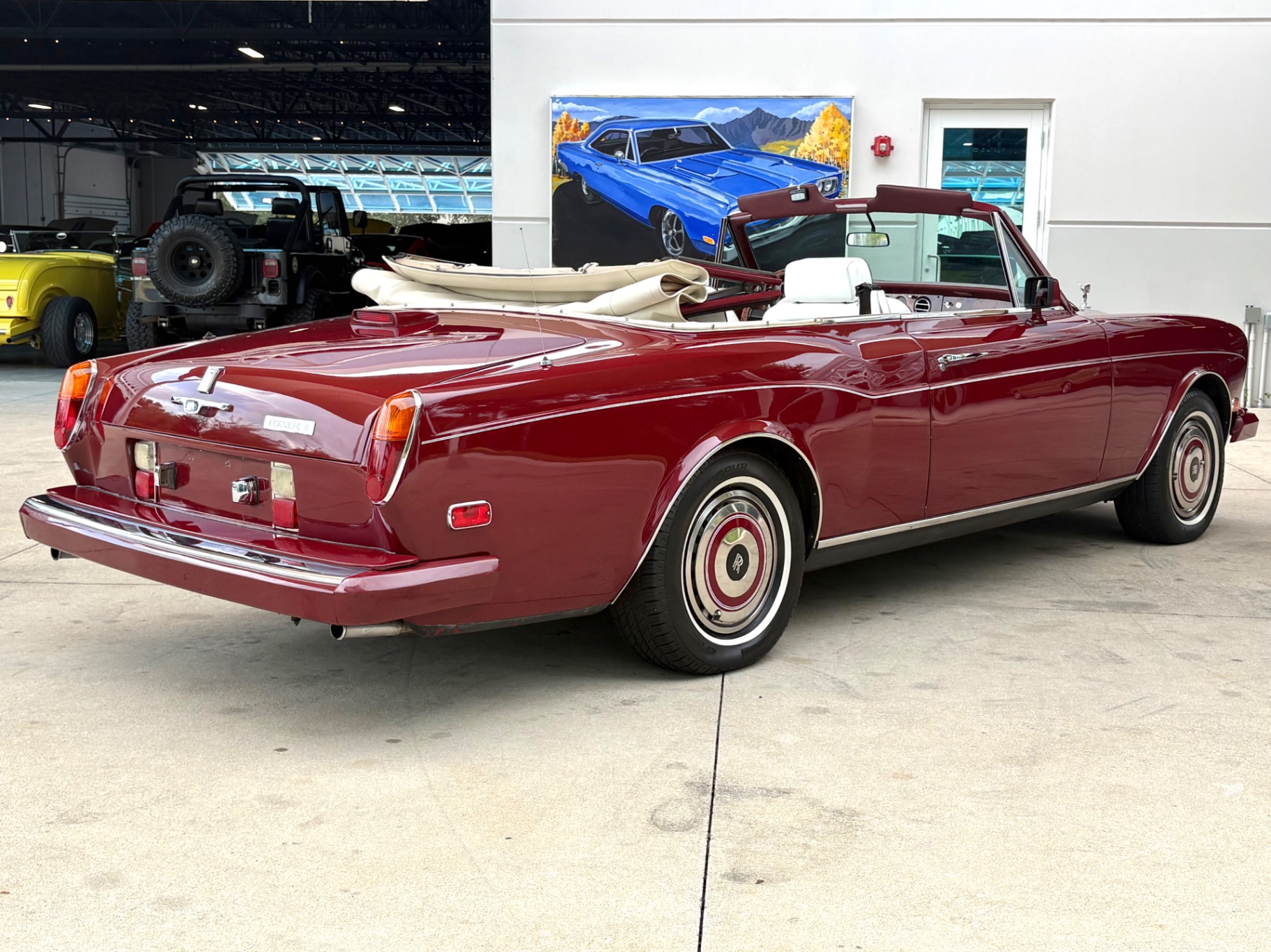 Vehicle photo 6