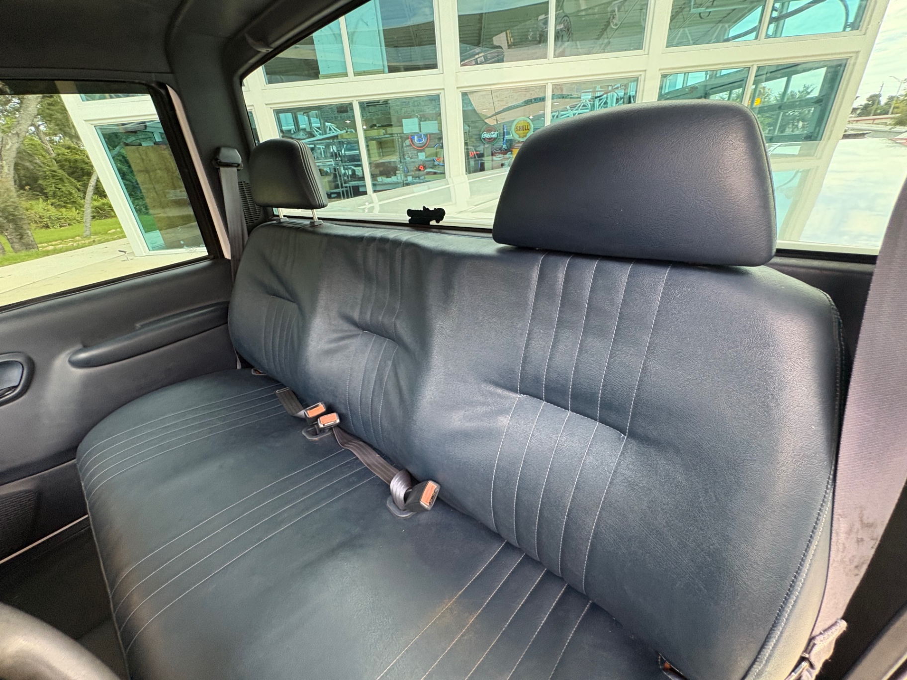 Vehicle photo 33