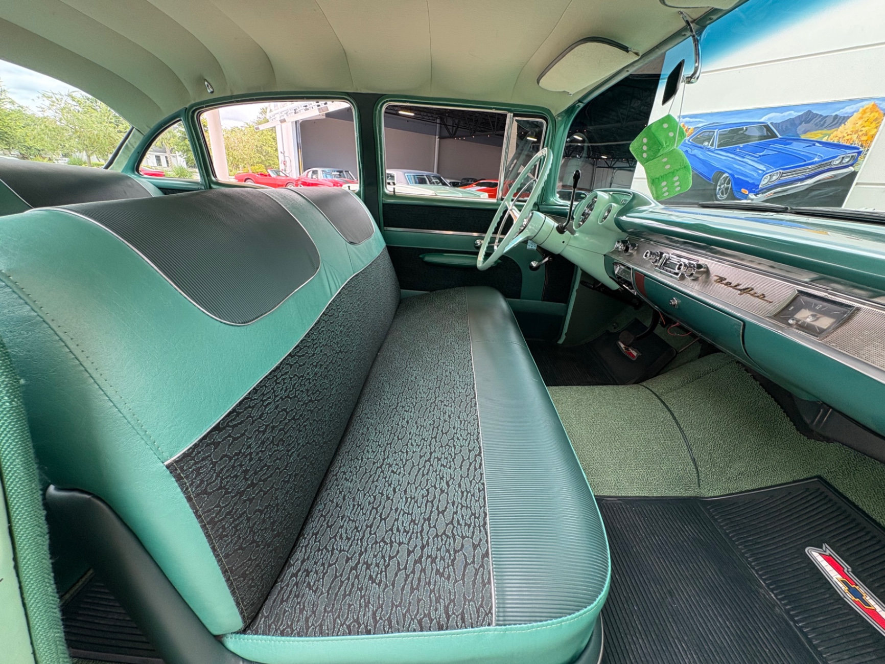 Vehicle photo 46