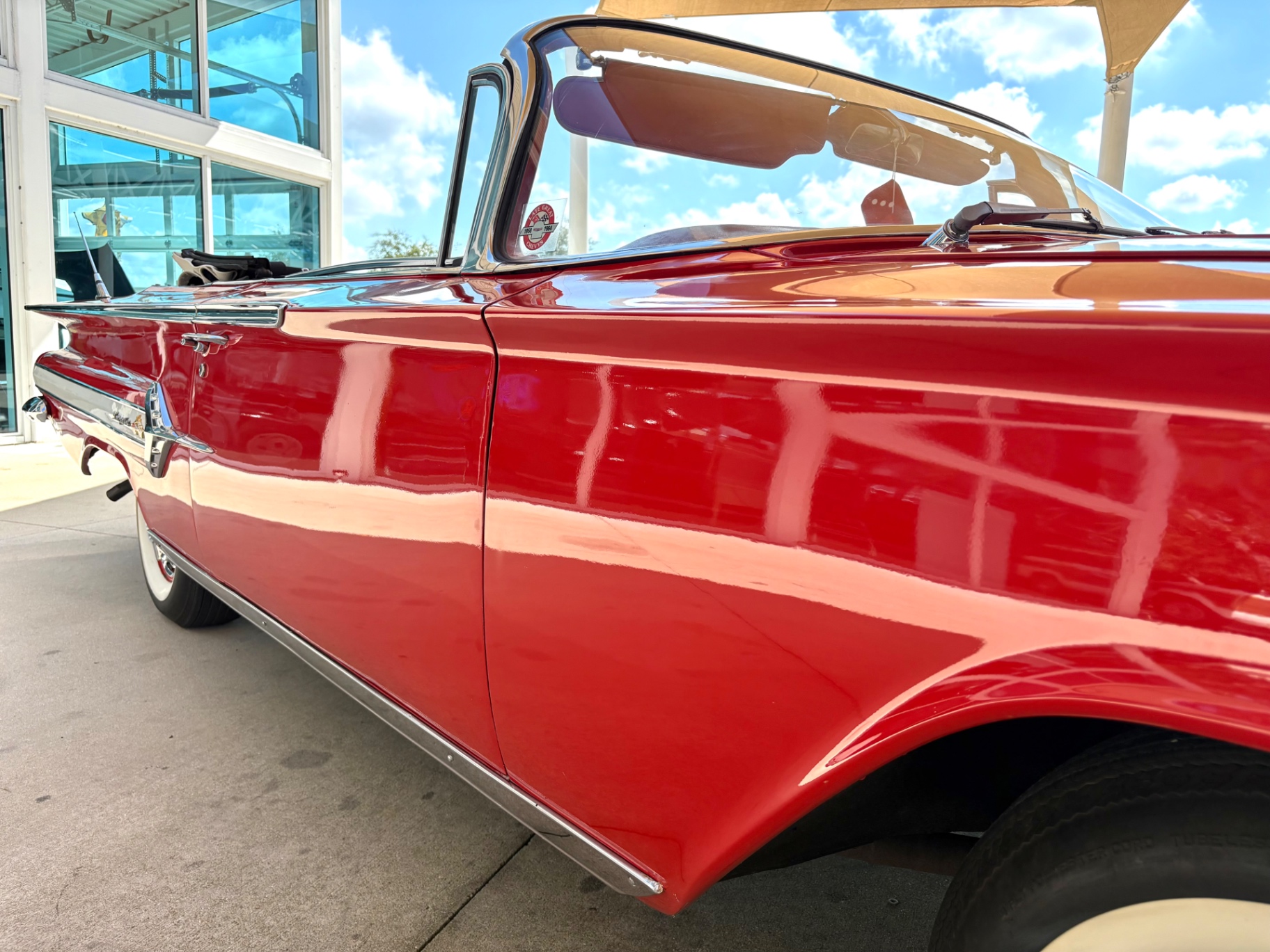 Vehicle photo 16