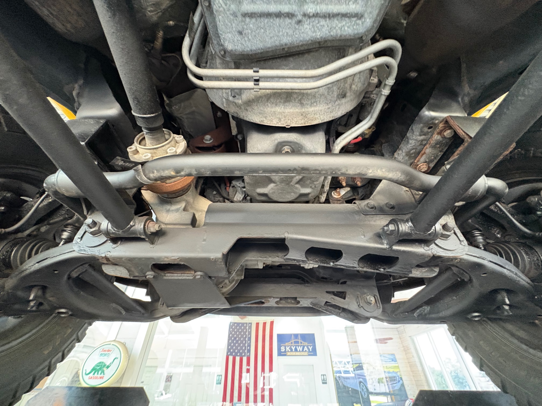 Vehicle photo 52