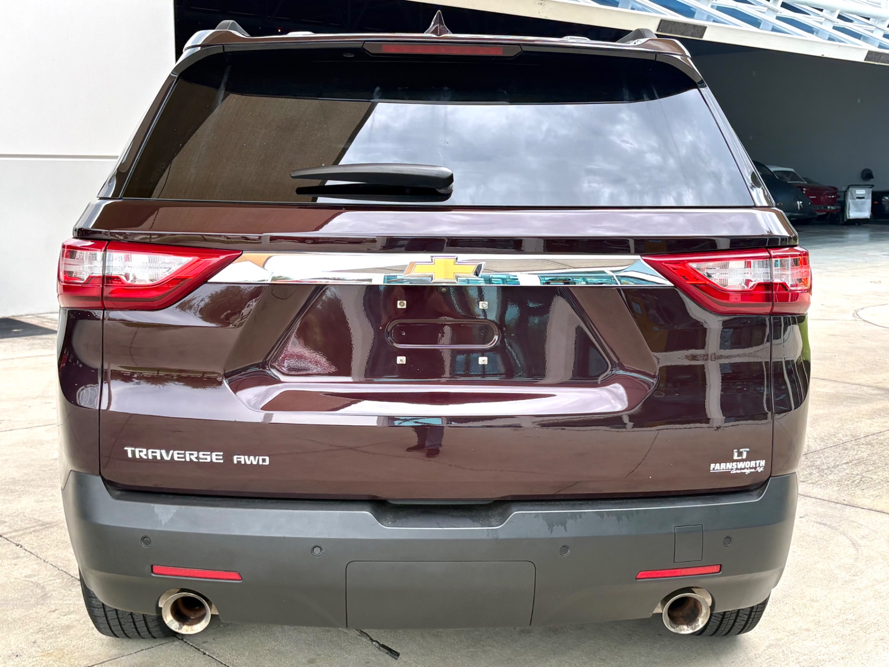 Vehicle photo 7