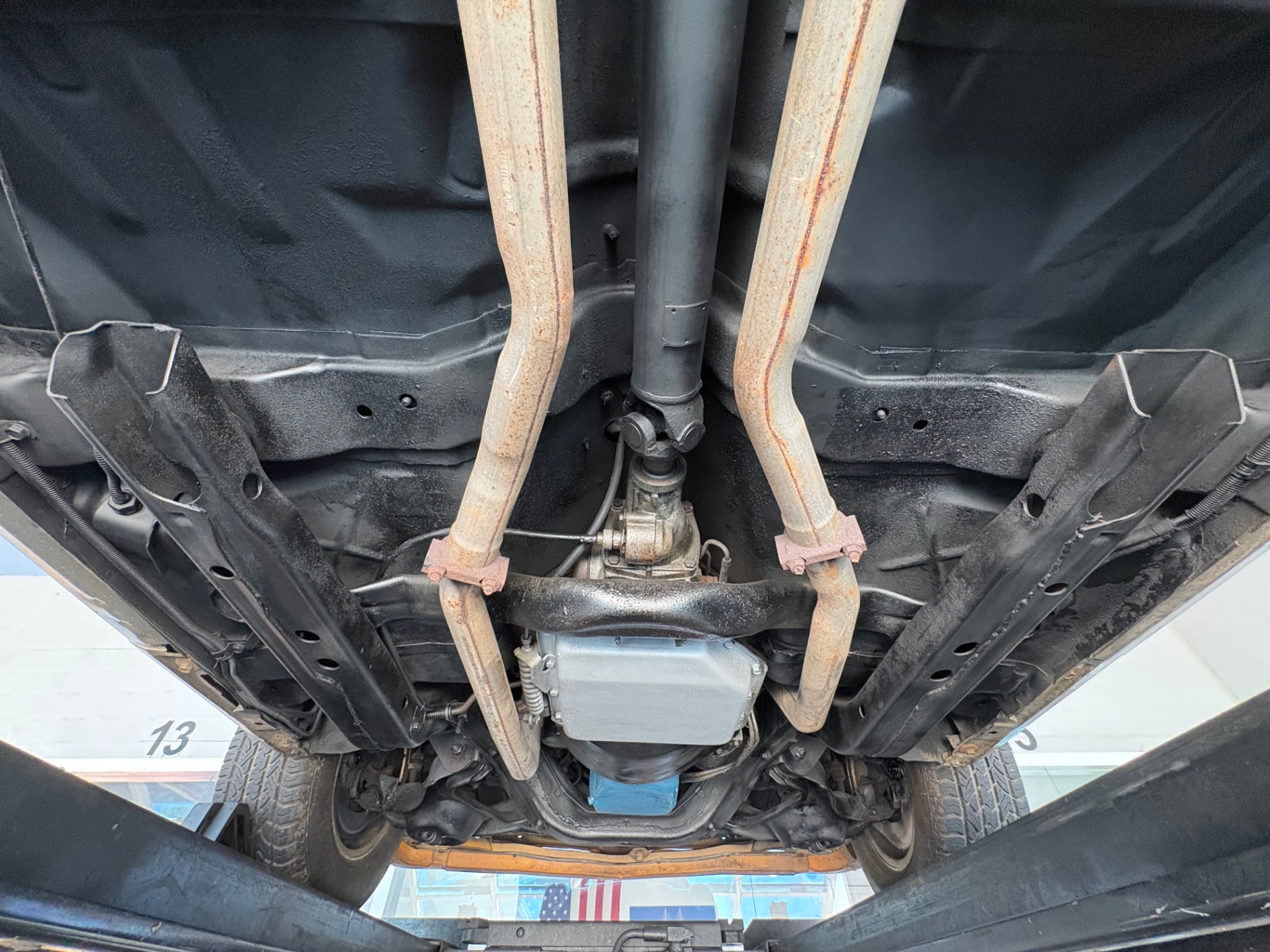 Vehicle photo 34