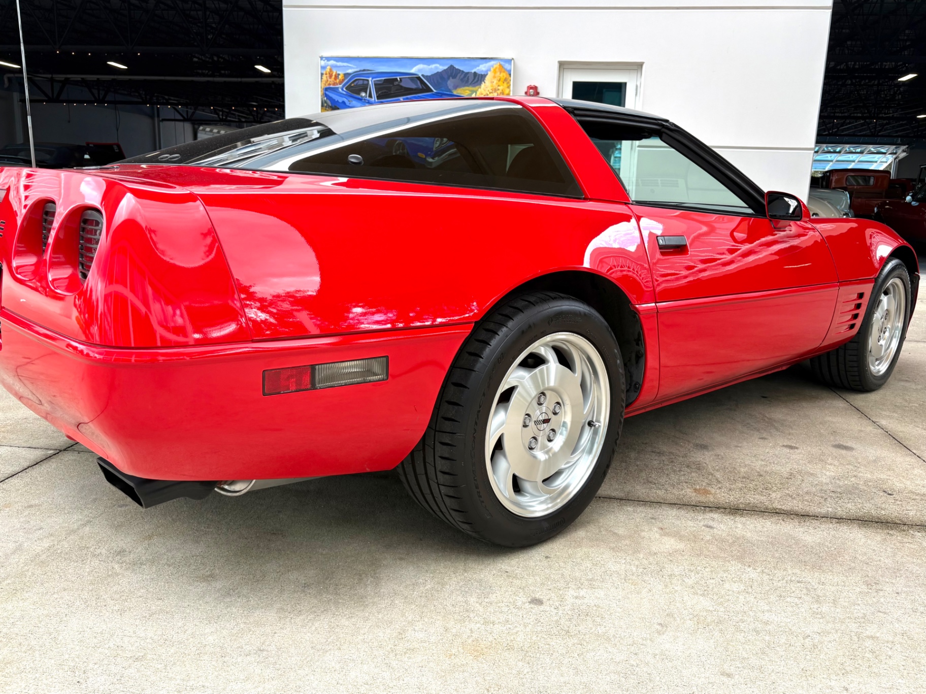 Vehicle photo 17