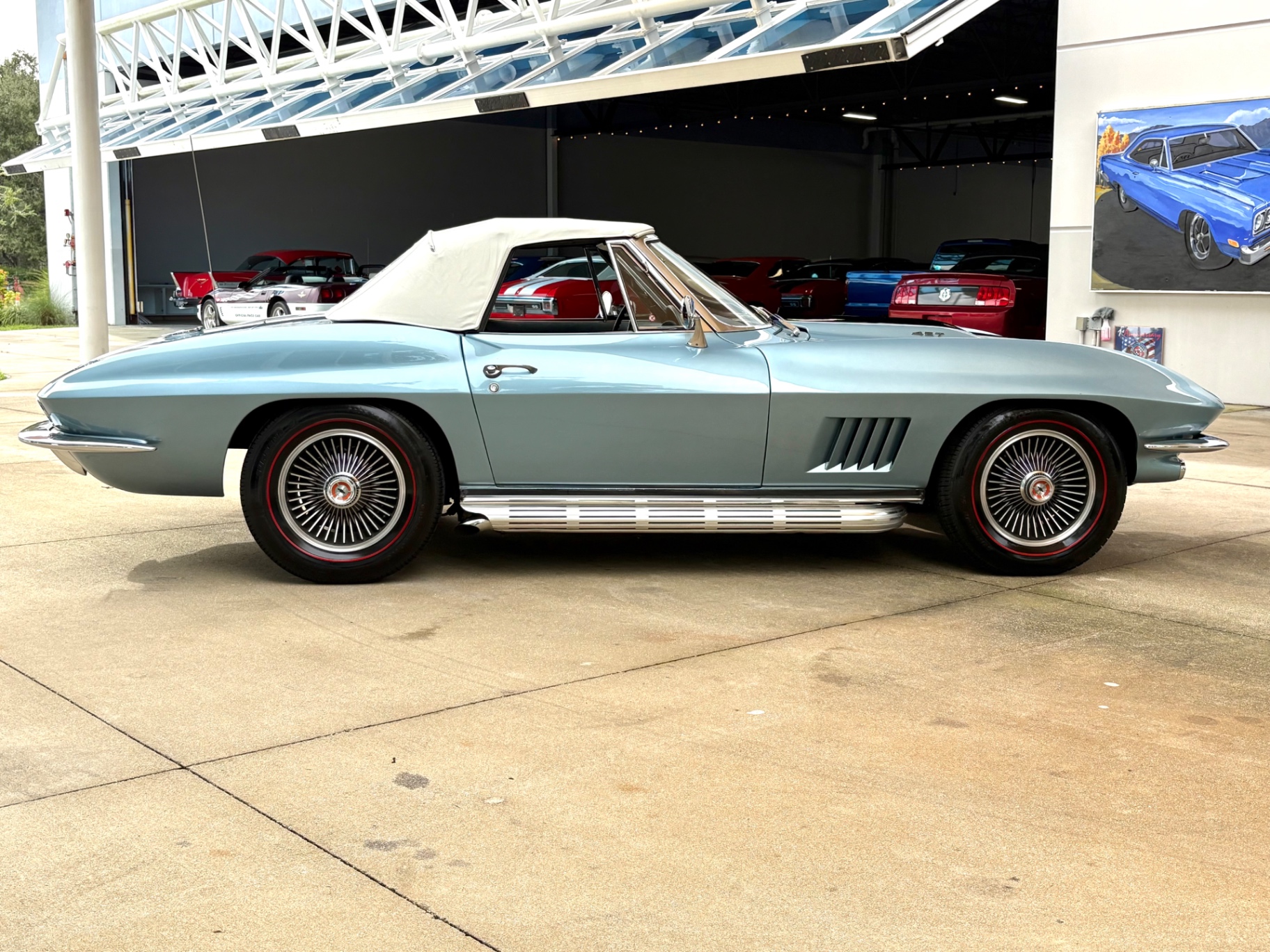 Vehicle photo 21