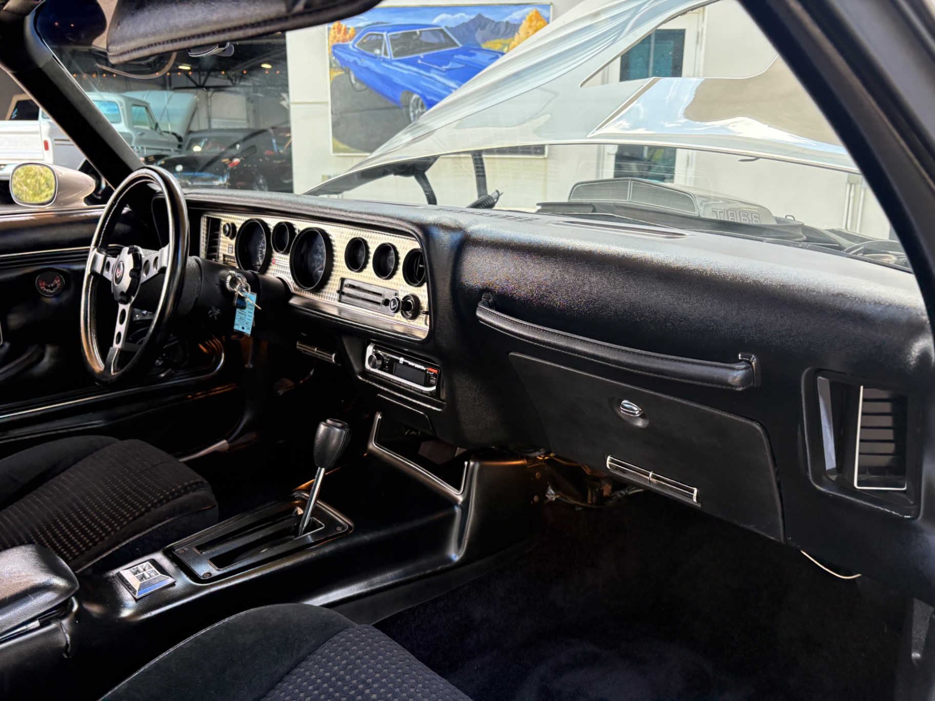 Vehicle photo 41