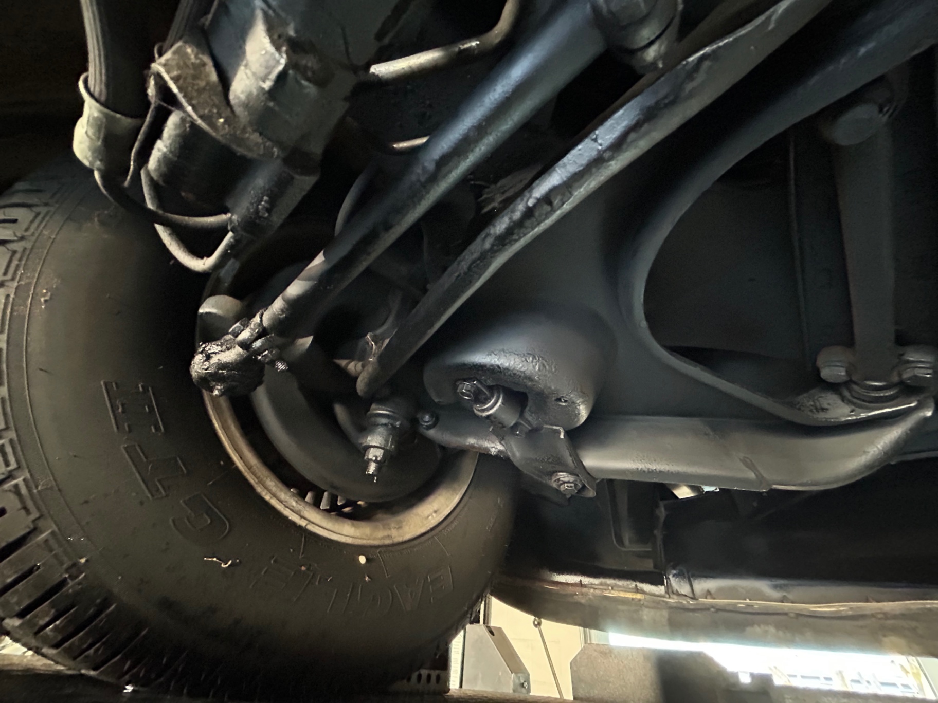 Vehicle photo 46